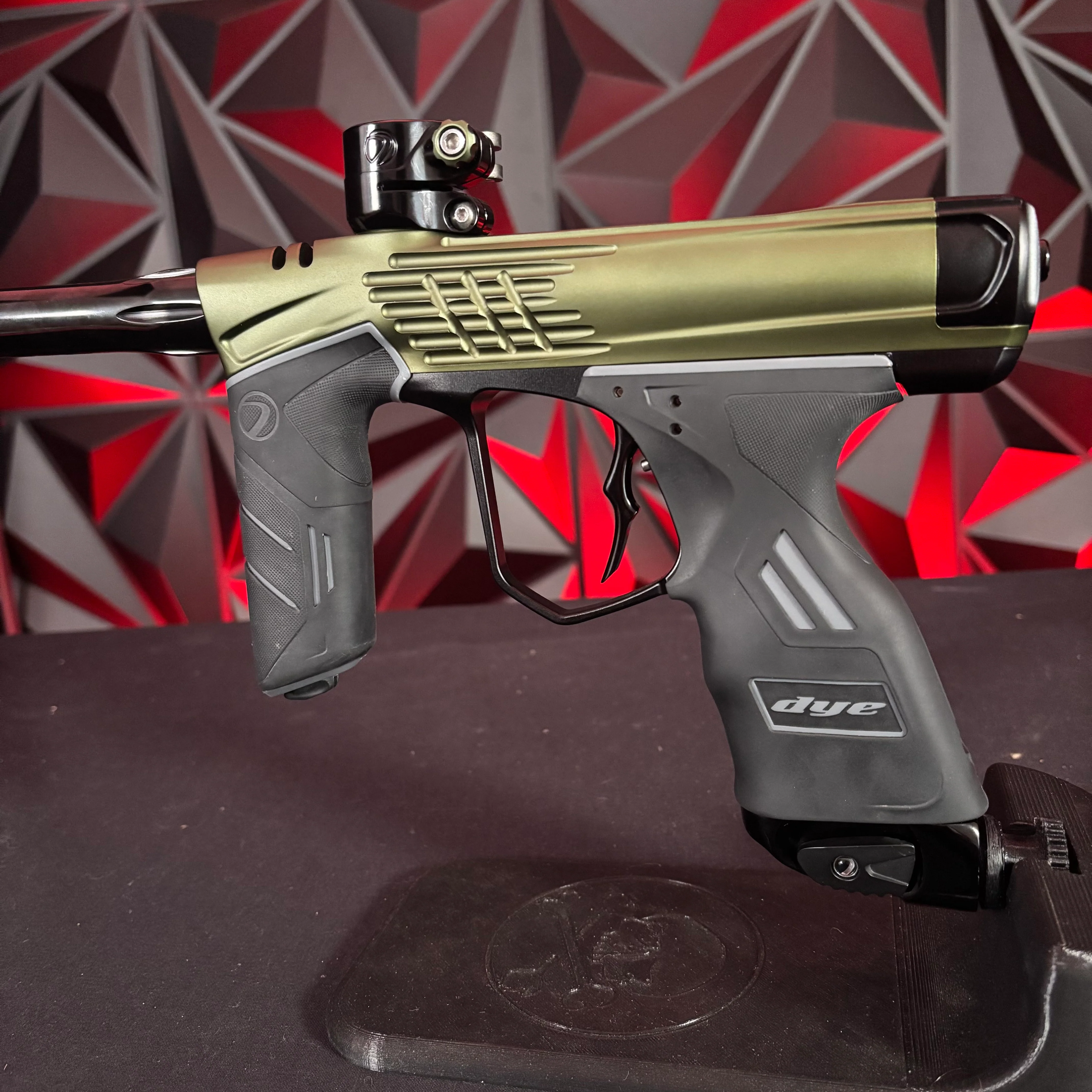 Used Dye DSR+ Paintball Marker - ICON LE Green/Black - Image 4