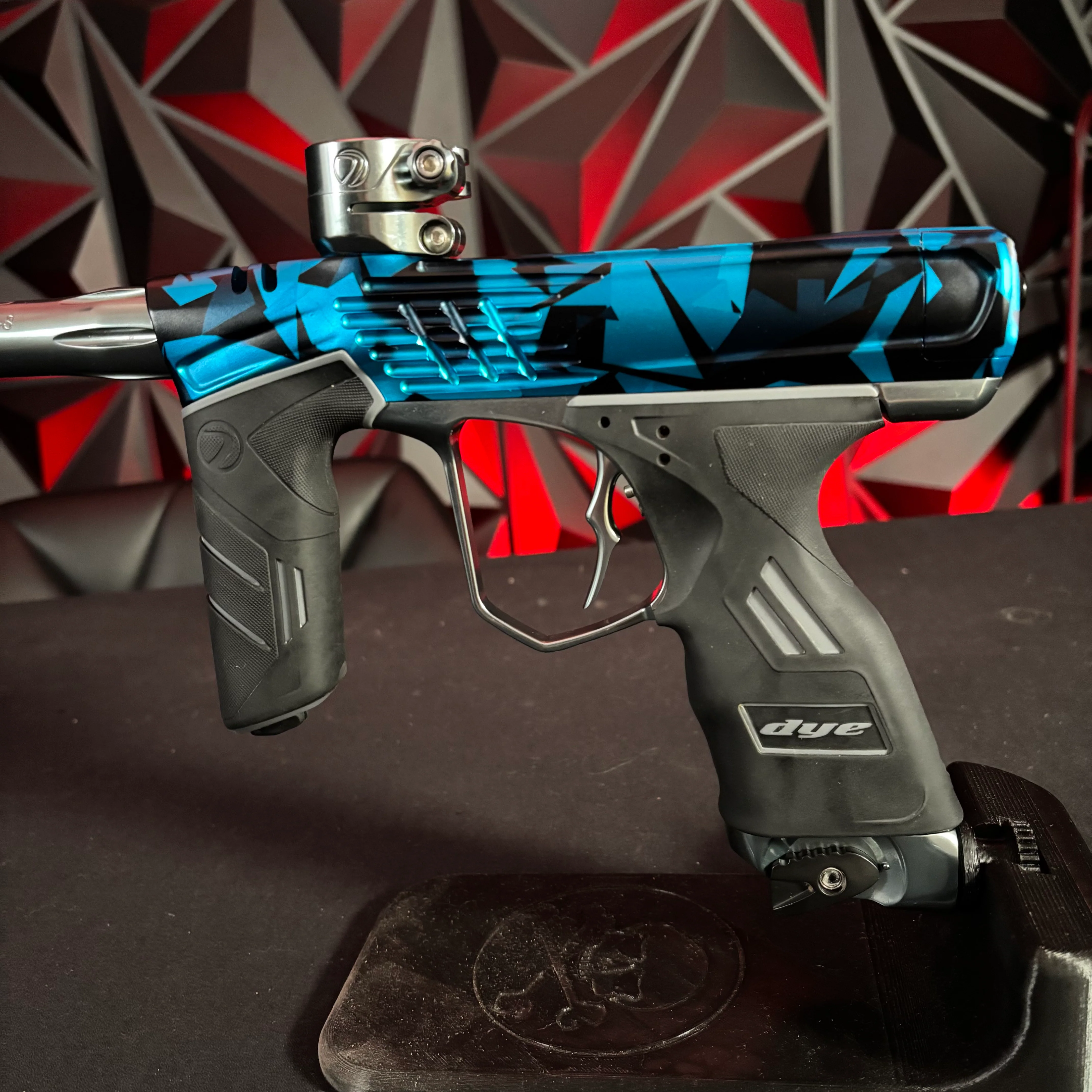 Used Dye DSR+ Paintball Marker - ICON Shattered - Image 4