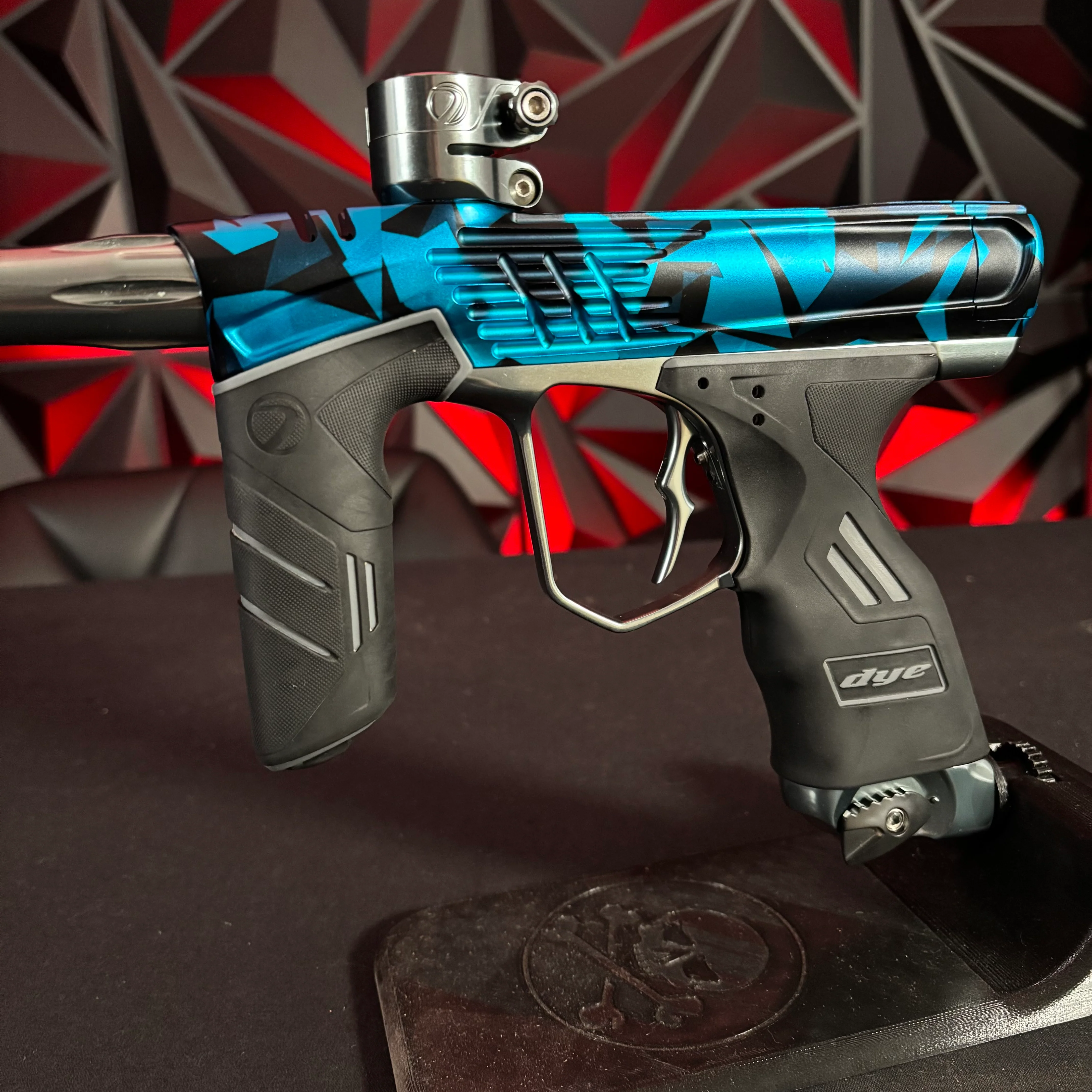 Used Dye DSR+ Paintball Marker - ICON Shattered - Image 5