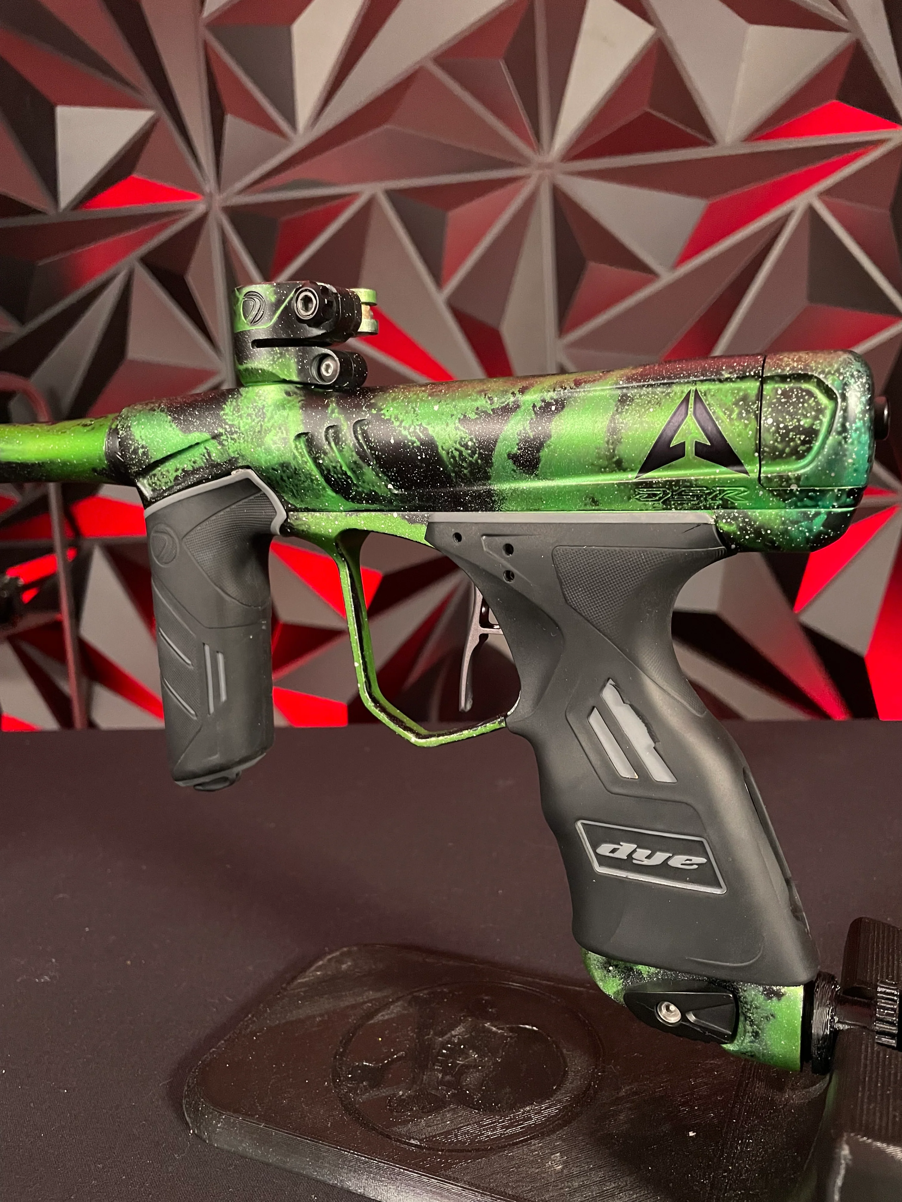 Used Dye DSR+ Paintball Marker - LE LVL Up w/IM Pro Kit - Image 2