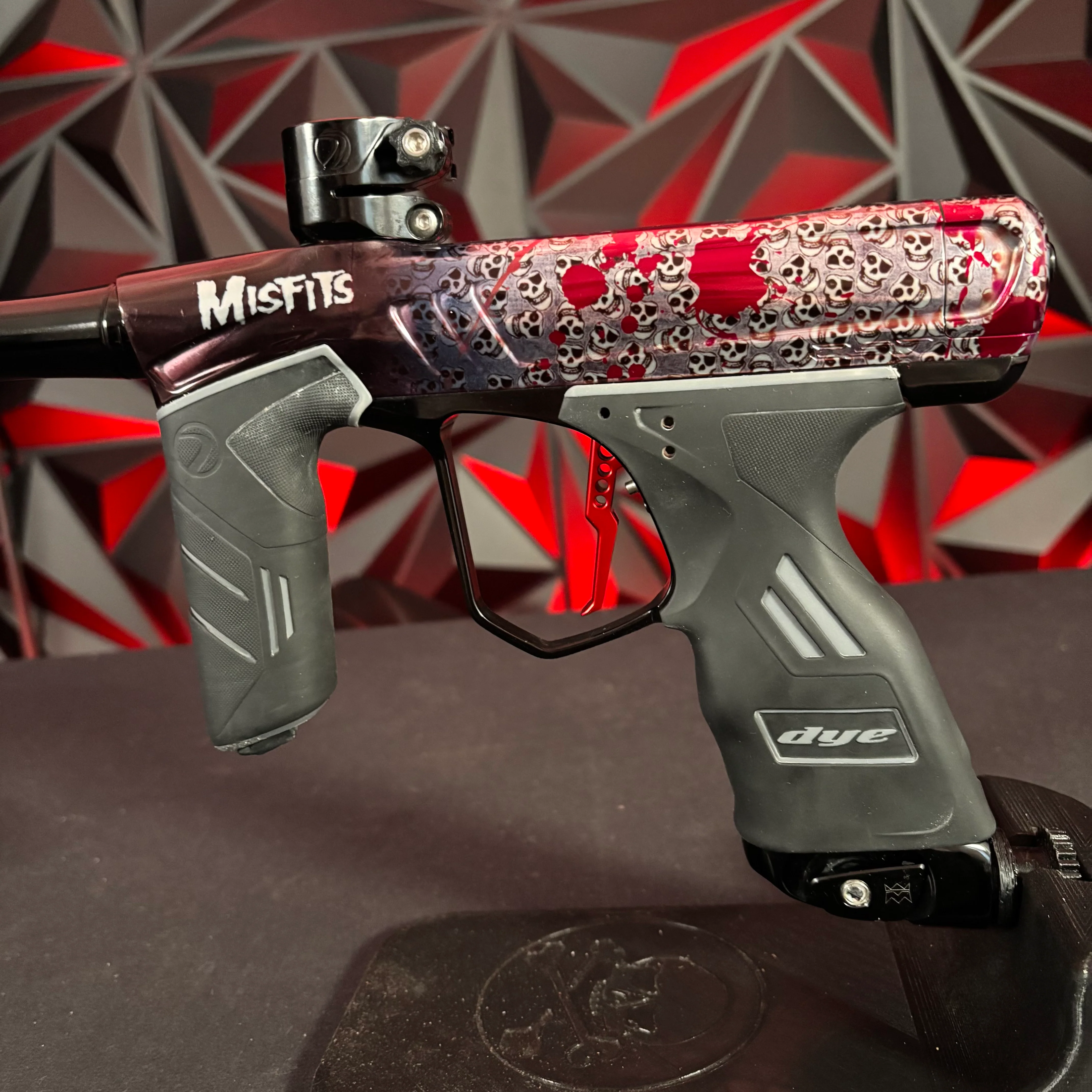 Used Dye DSR+ Paintball Marker - PGA Misfits Heavy Metal - Image 4