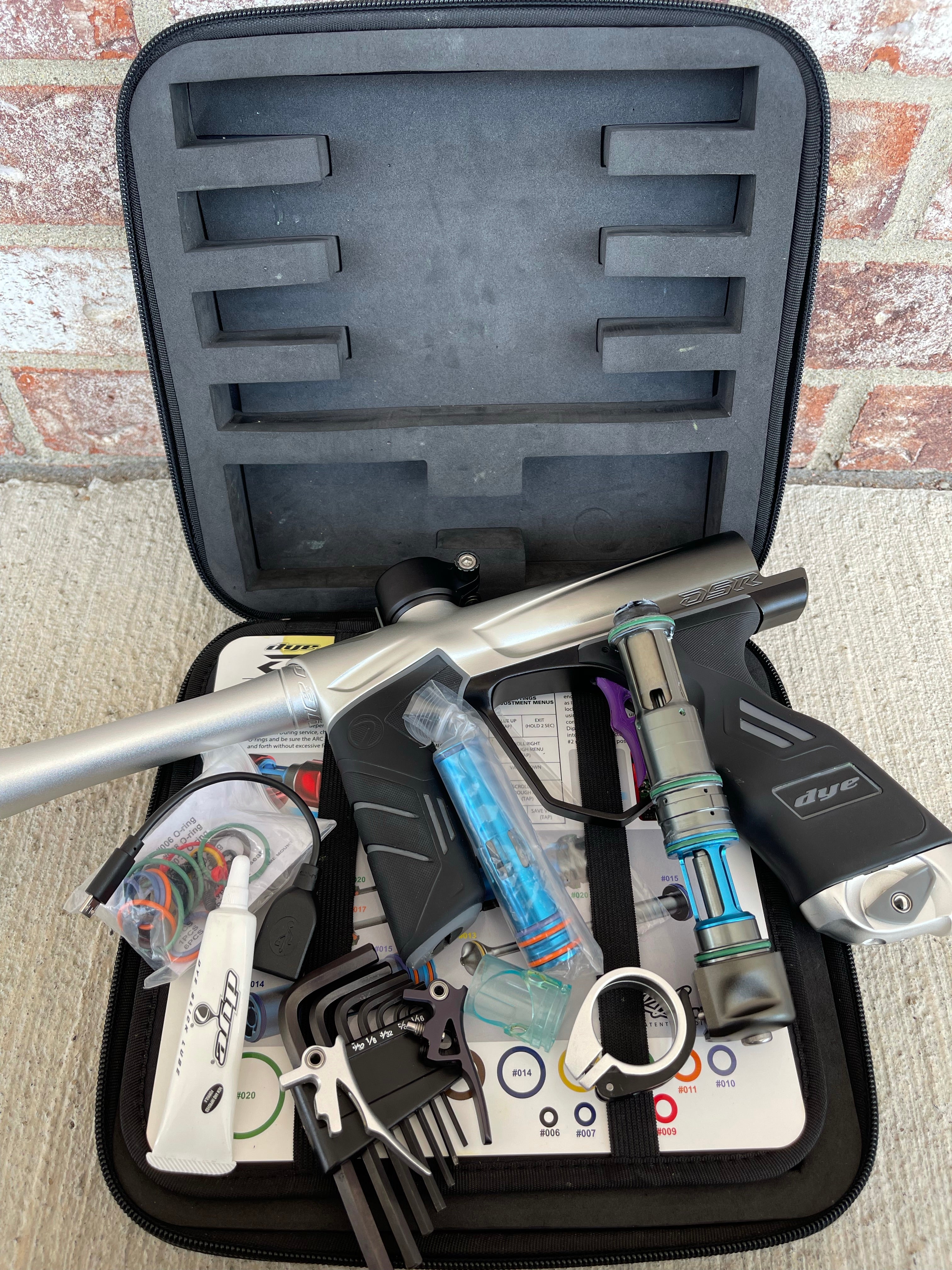 Used Dye DSR Paintball Marker - Silver Bullet - Image 5