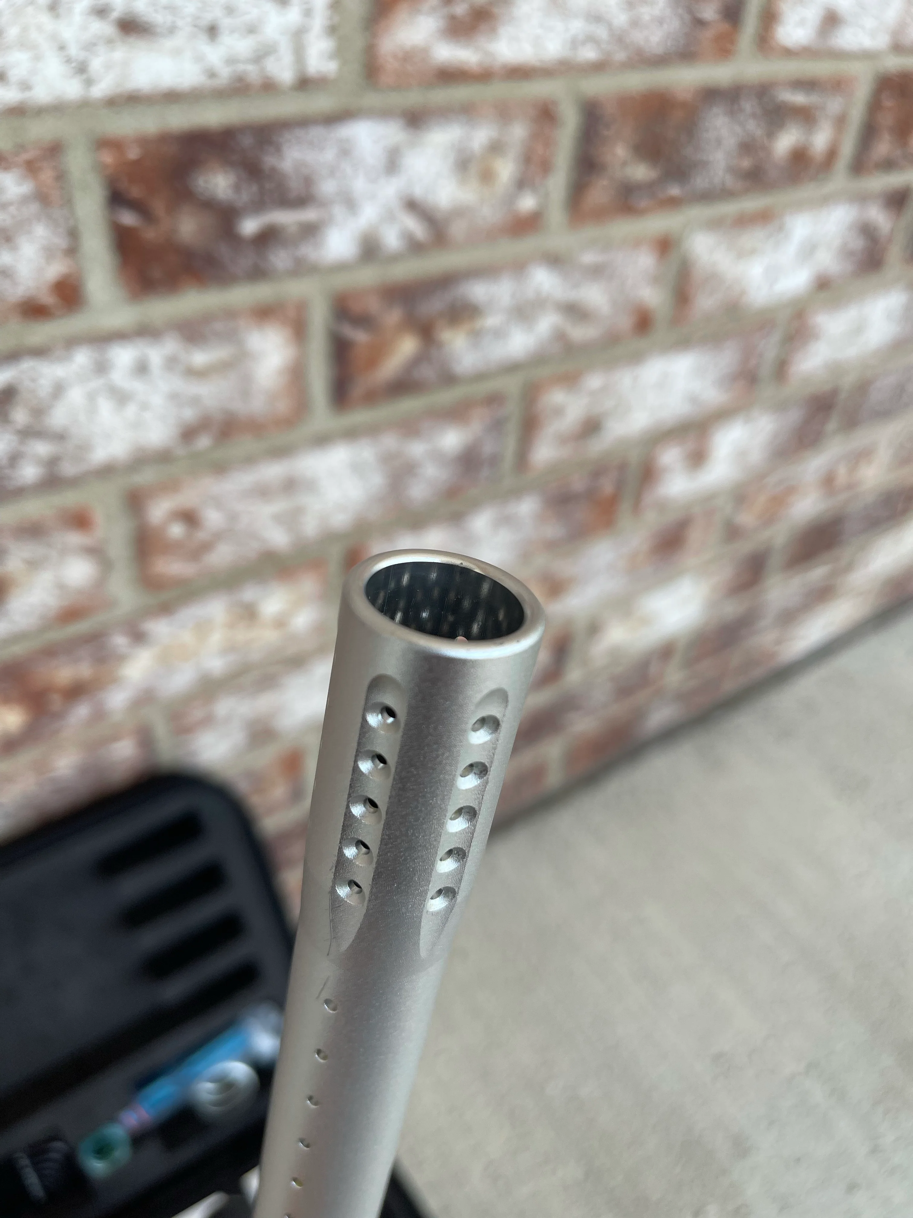 Used Dye DSR Paintball Marker - Silver Bullet - Image 7