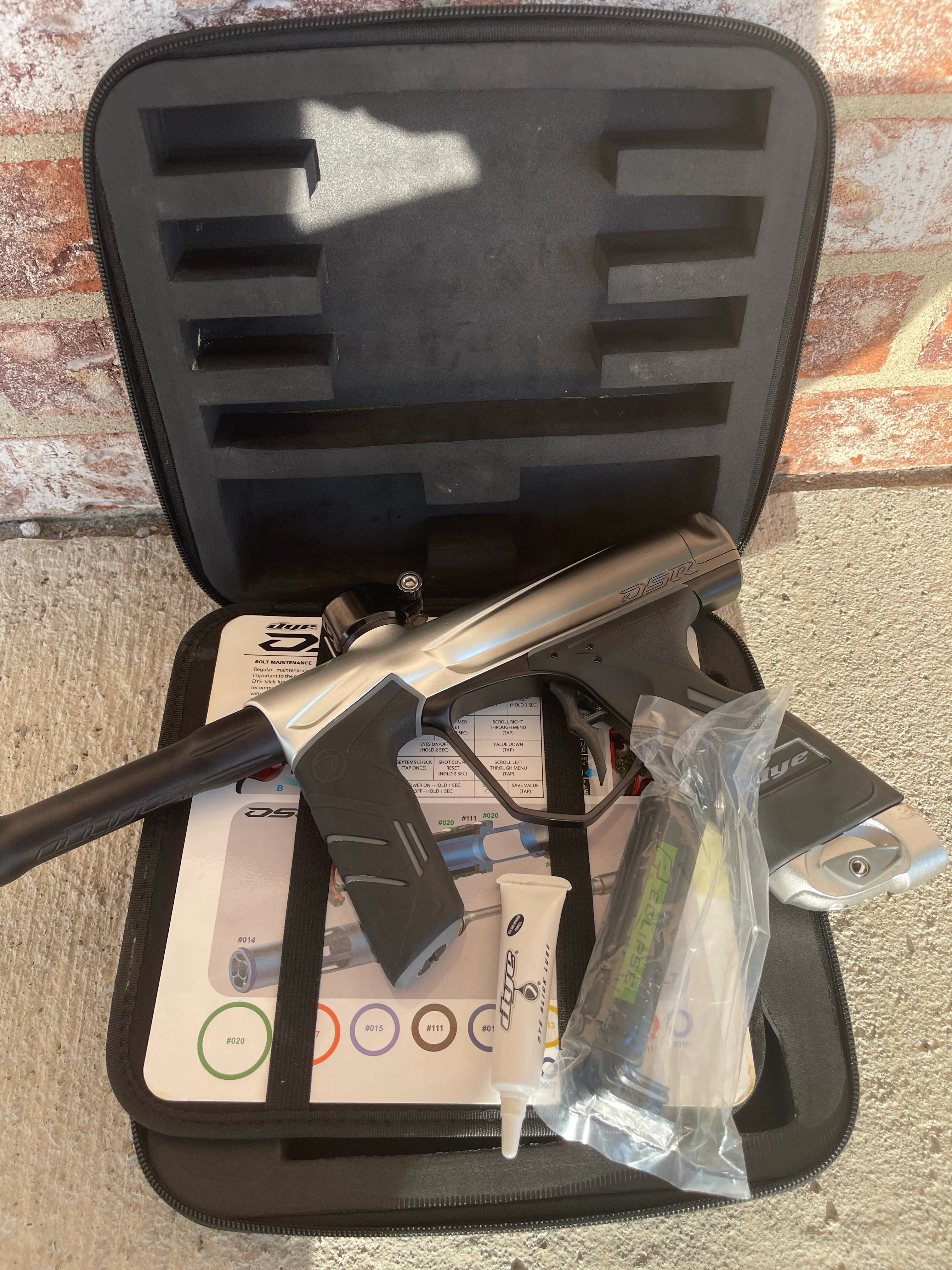 Used Dye DSR Paintball Marker - Silver Bullet - Image 5