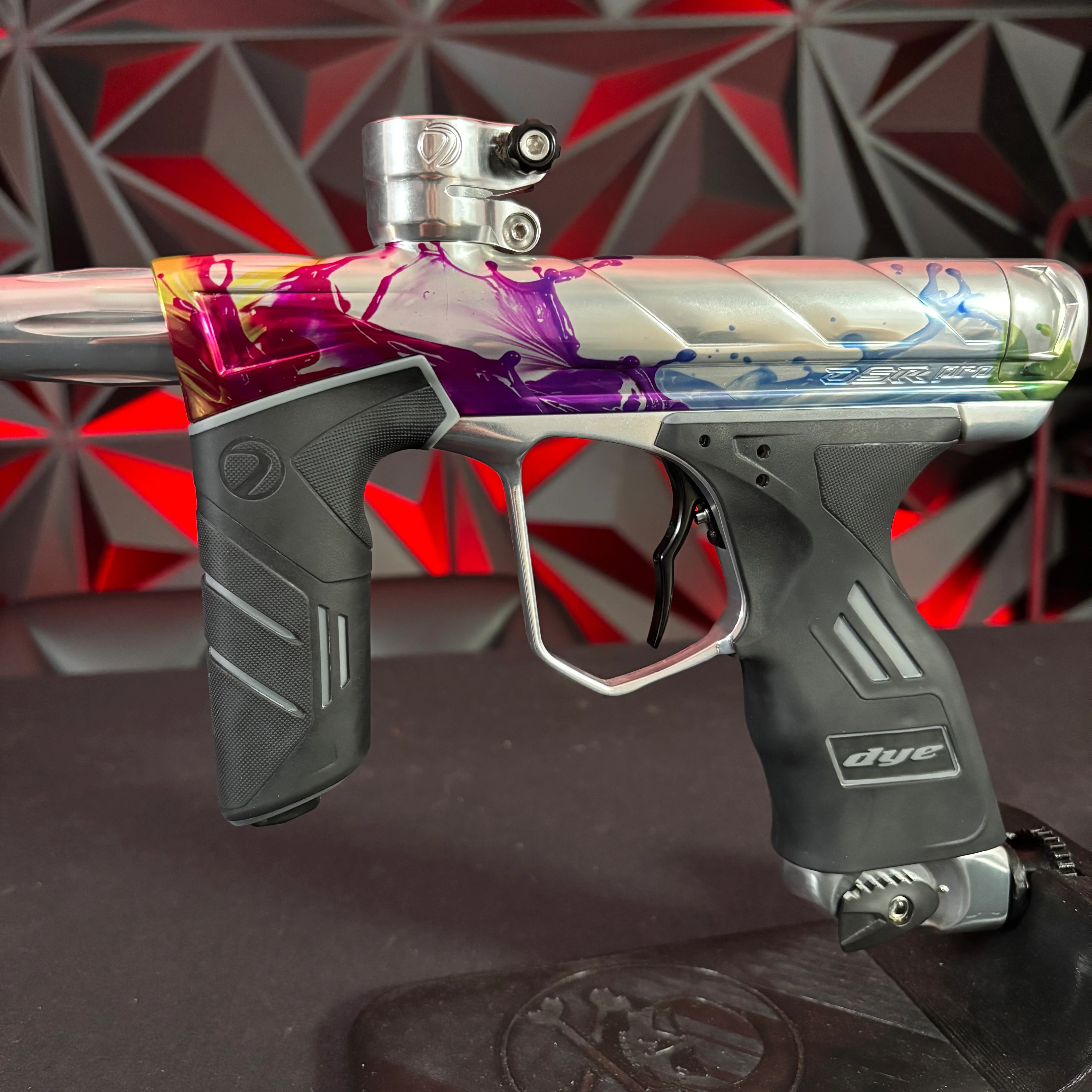 Used Dye DSR Pro Paintball Marker - Color Splash - Image 3