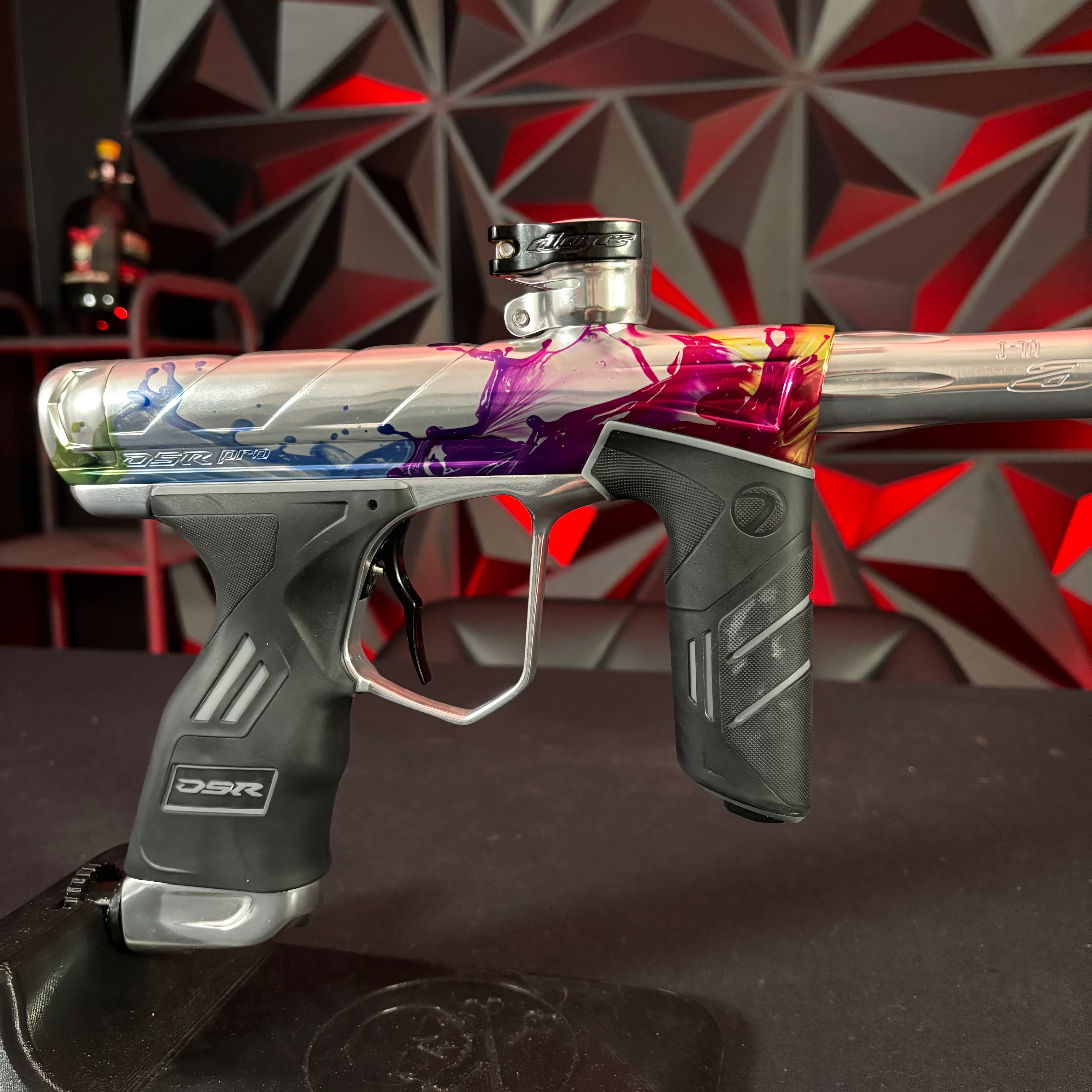 Used Dye DSR Pro Paintball Marker - Color Splash - Image 4