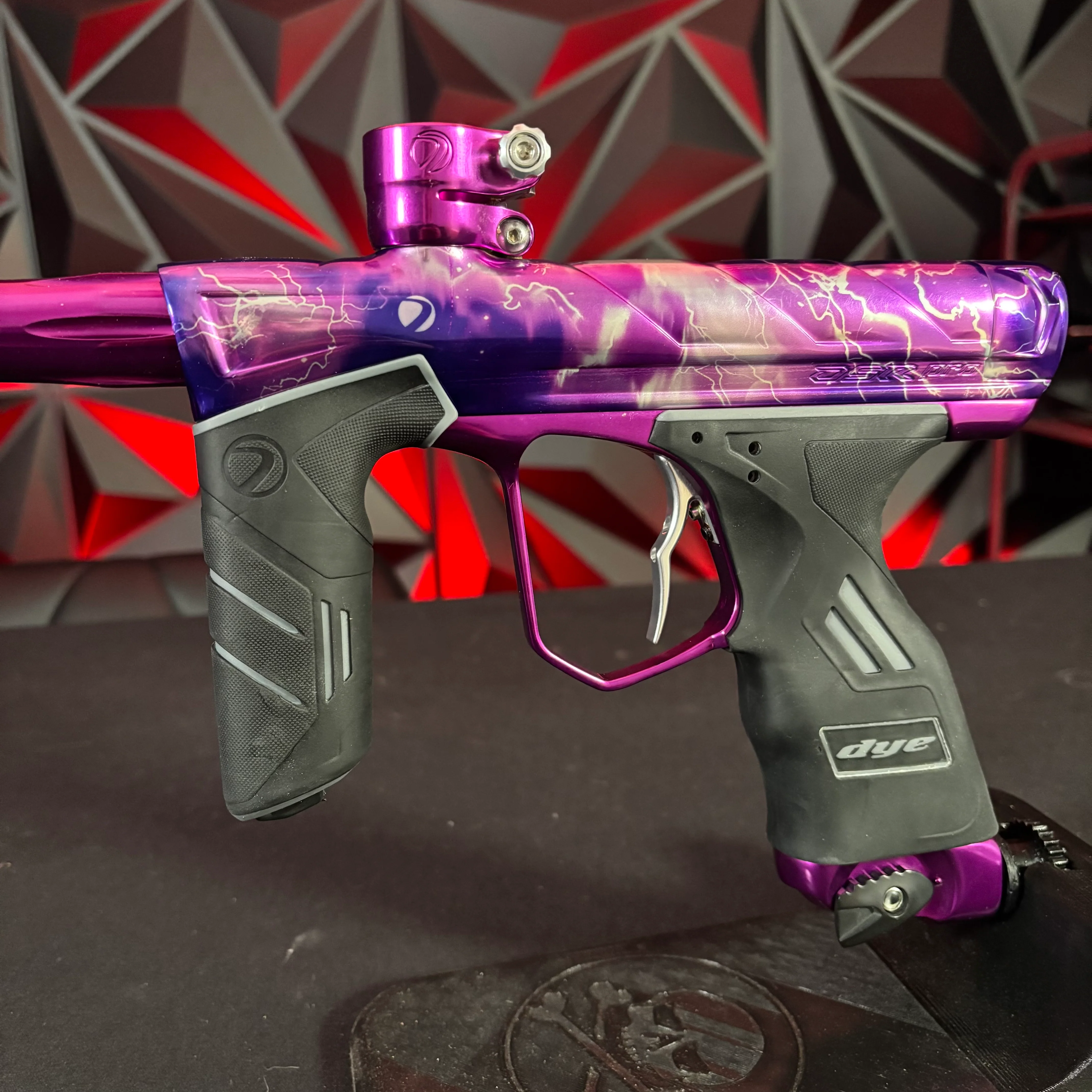 Used Dye DSR Pro Paintball Marker - Grimace - Image 5