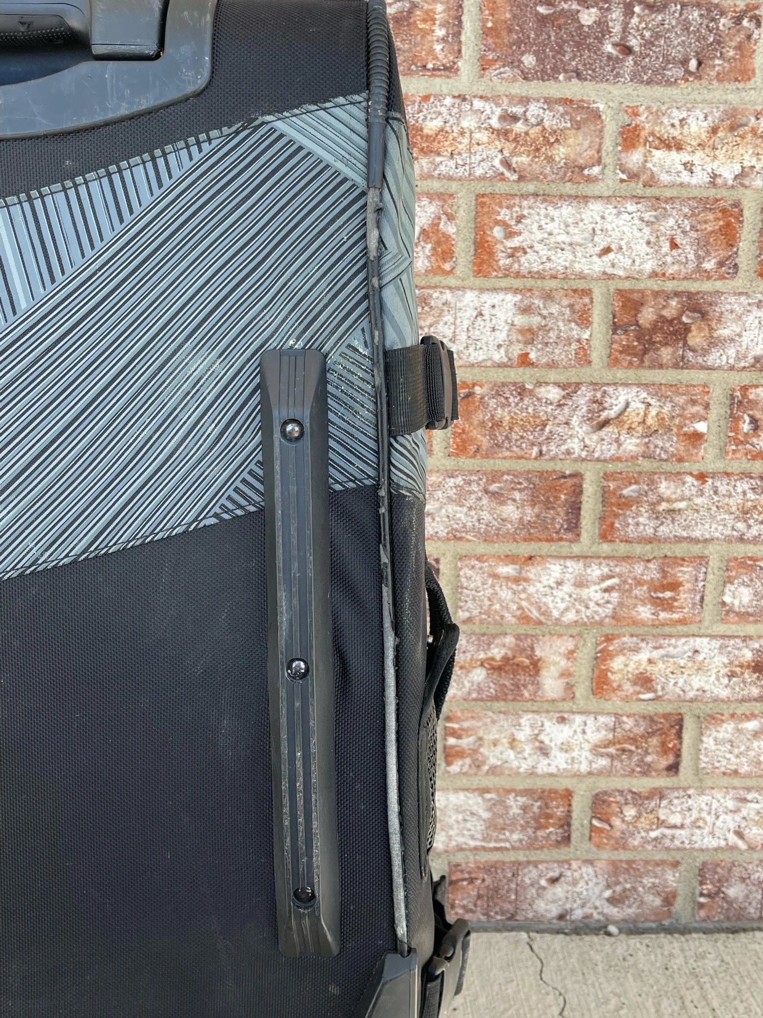 Used Dye Explorer Roller Gear Bag - Black/Grey - Image 12