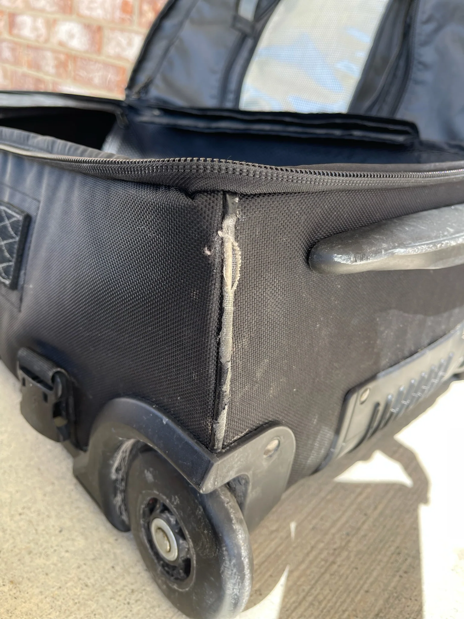 Used Dye Explorer Roller Gear Bag - Black/Grey - Image 13