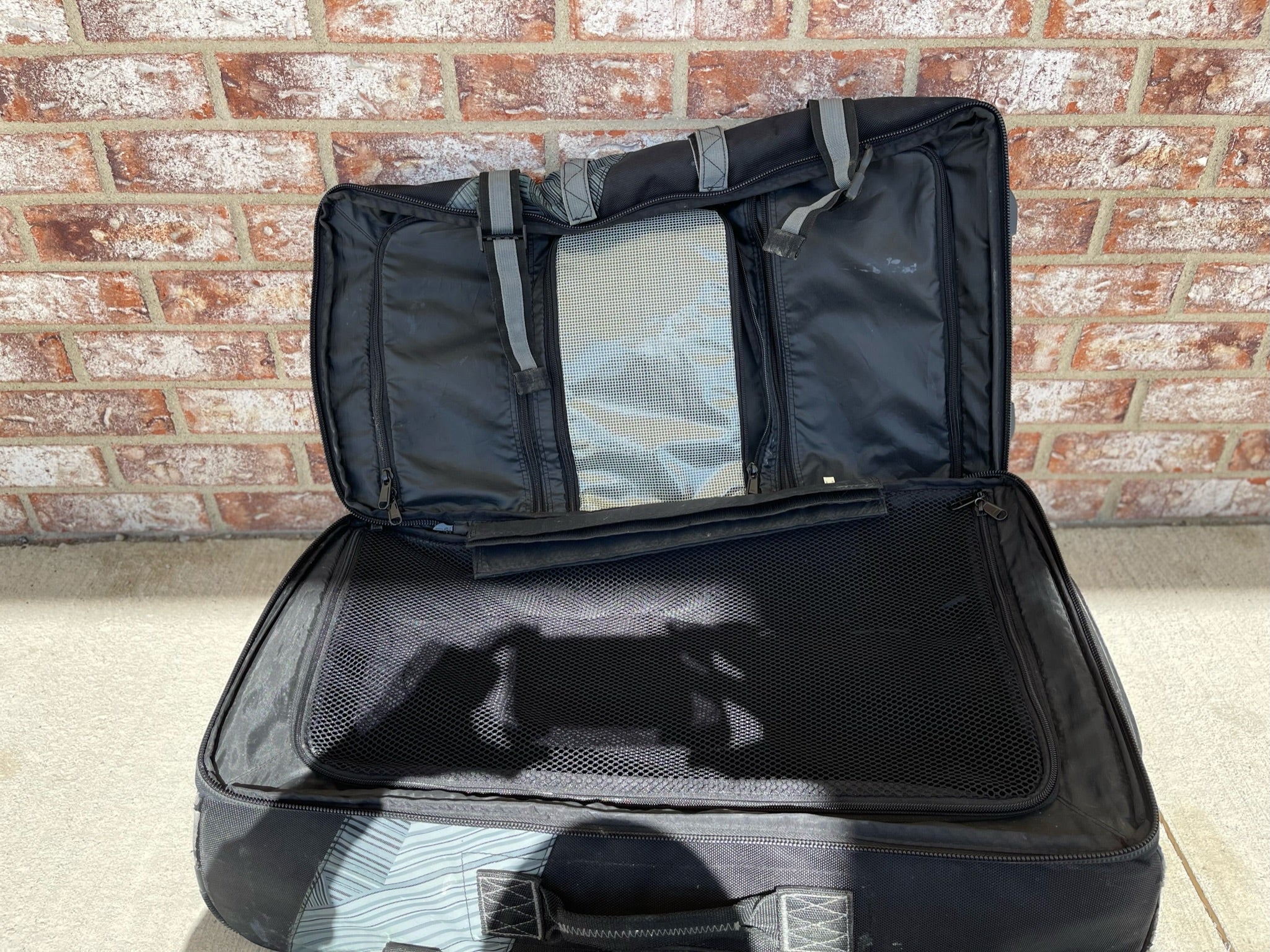 Used Dye Explorer Roller Gear Bag - Black/Grey - Image 7