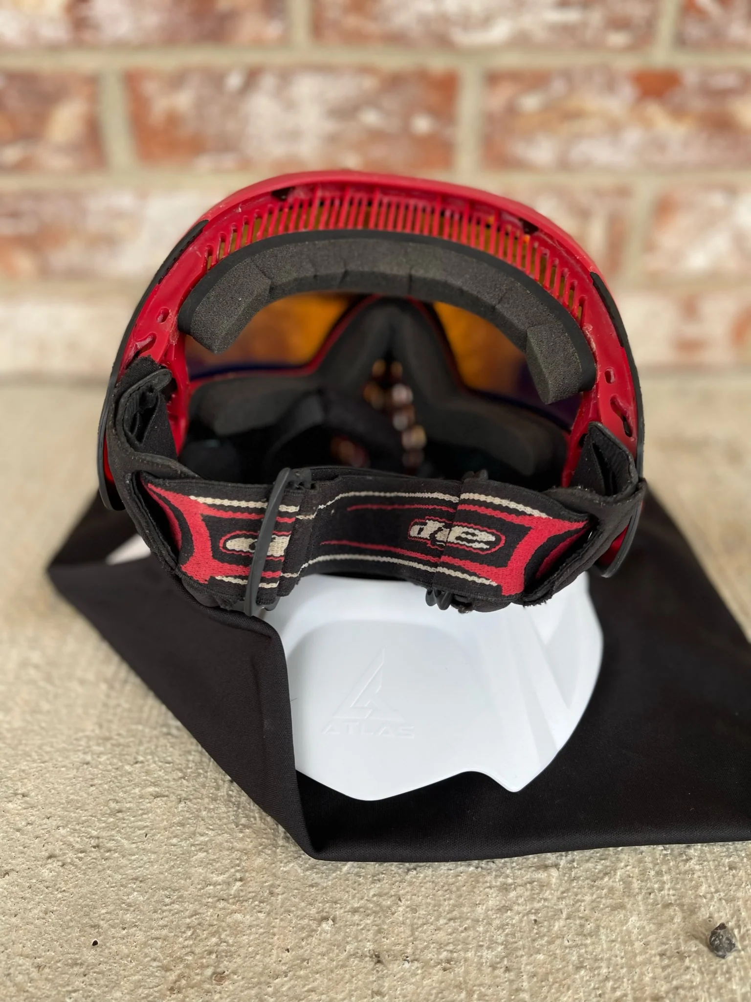 Used Dye I4 Paintball Goggle - Black/Red w/ Mirror Lens, Thermal HD Len, & White Visor - Image 4