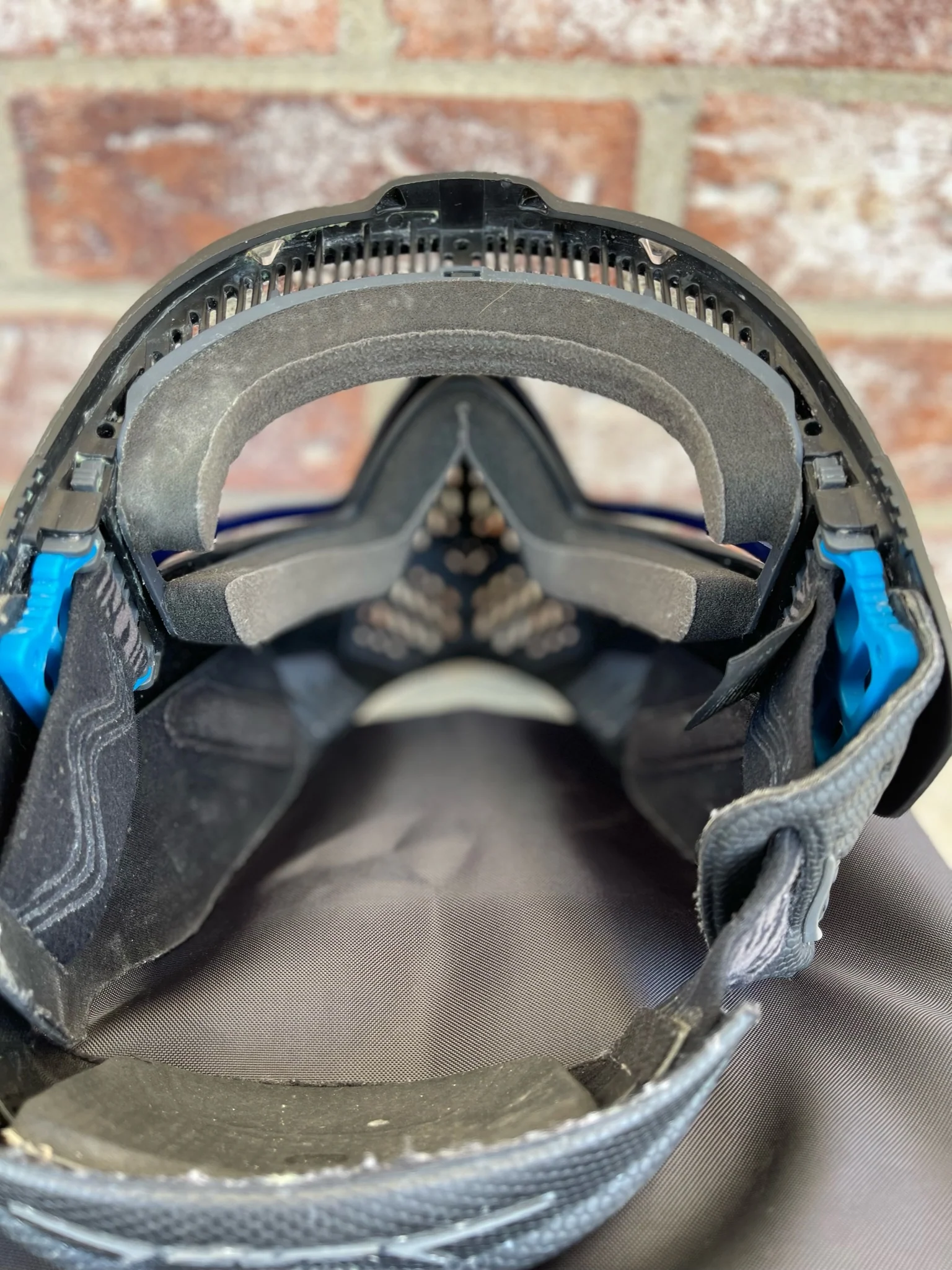 Used Dye I5 Paintball Goggle - Black w/Grey accents - Soft Goggle Bag - 2 Lenses - Image 4