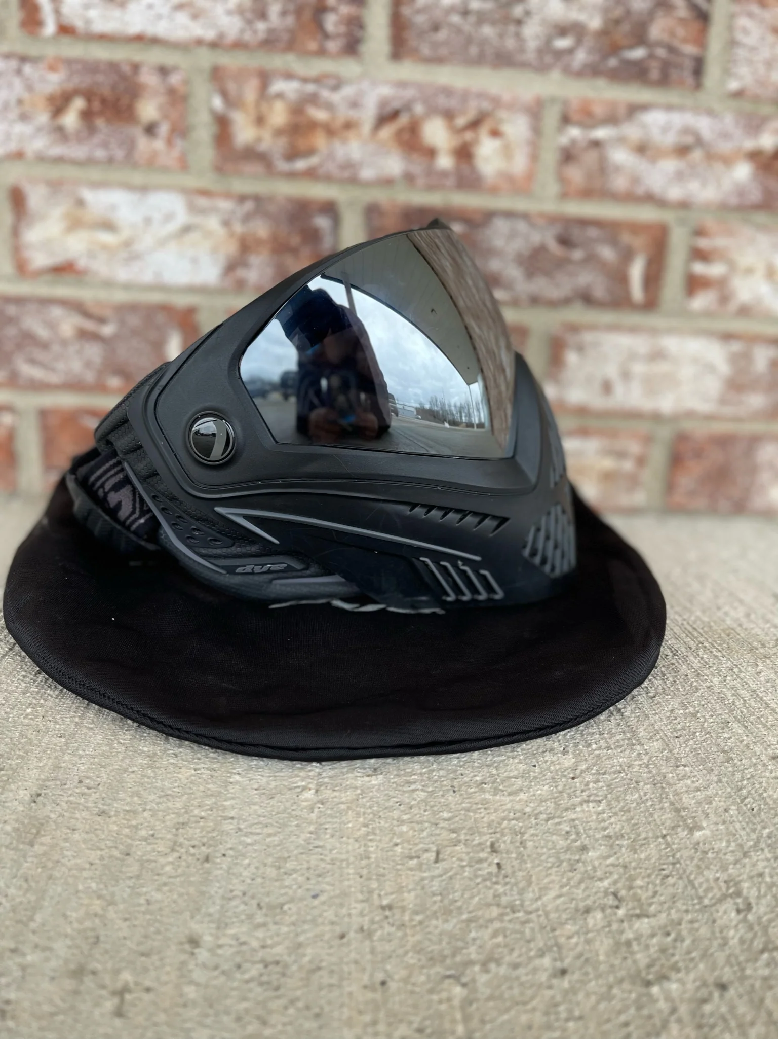 Used Dye I5 Paintball Goggle - Black - with Goggle Bag - Image 2