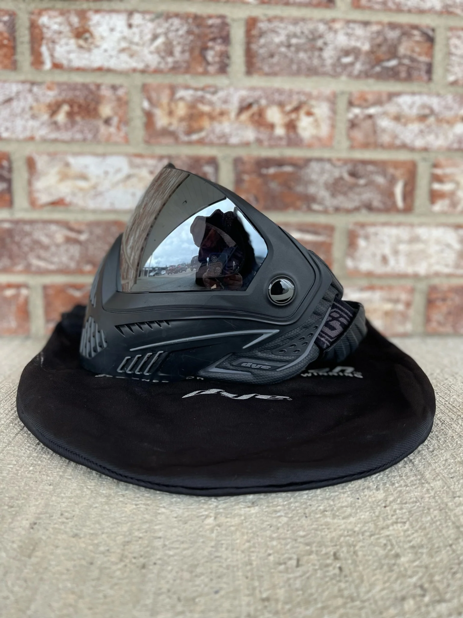 Used Dye I5 Paintball Goggle - Black - with Goggle Bag - Image 3