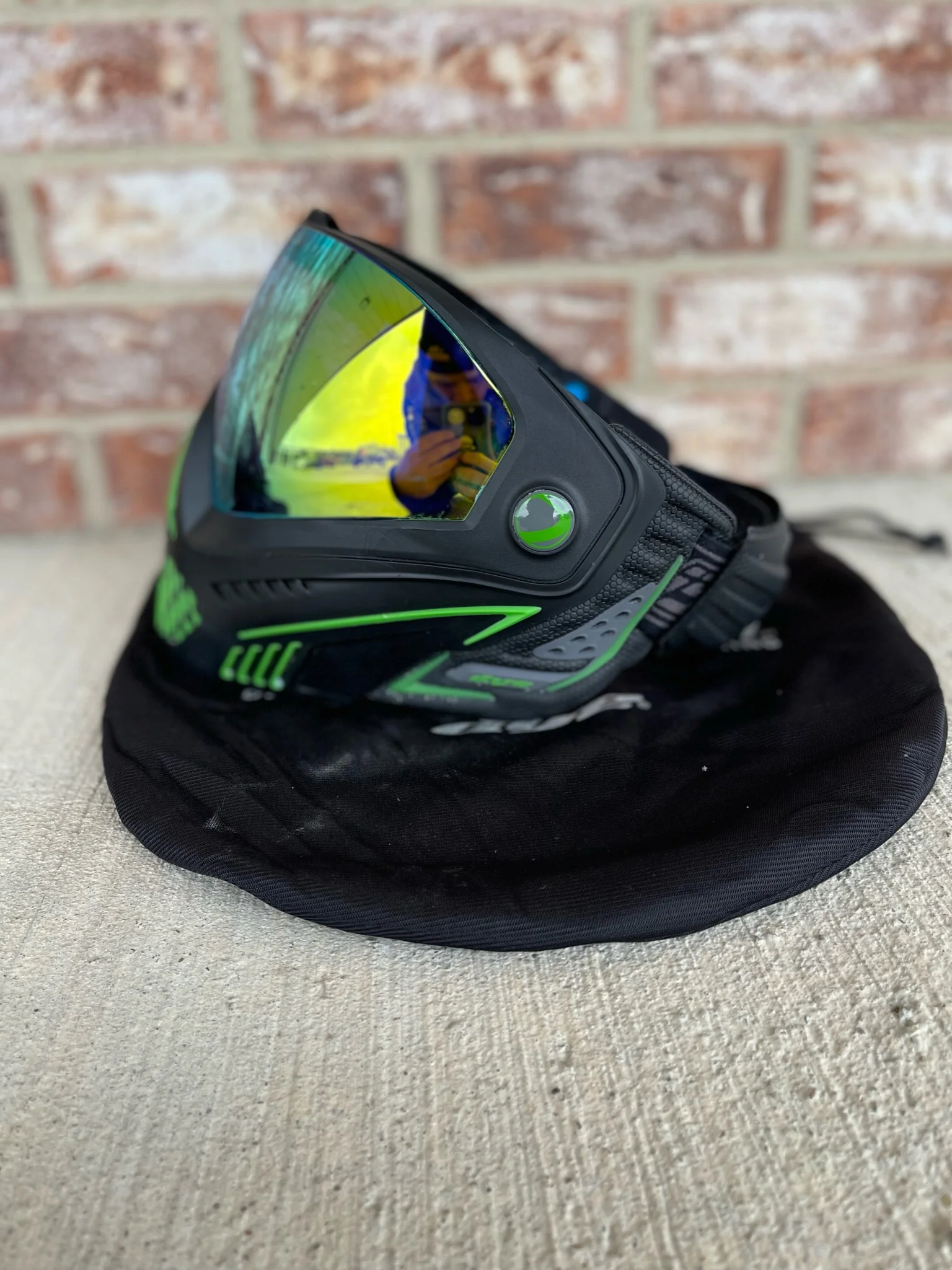 Used Dye I5 Paintball Goggle - Emerald w/ Goggle Bag - Image 3