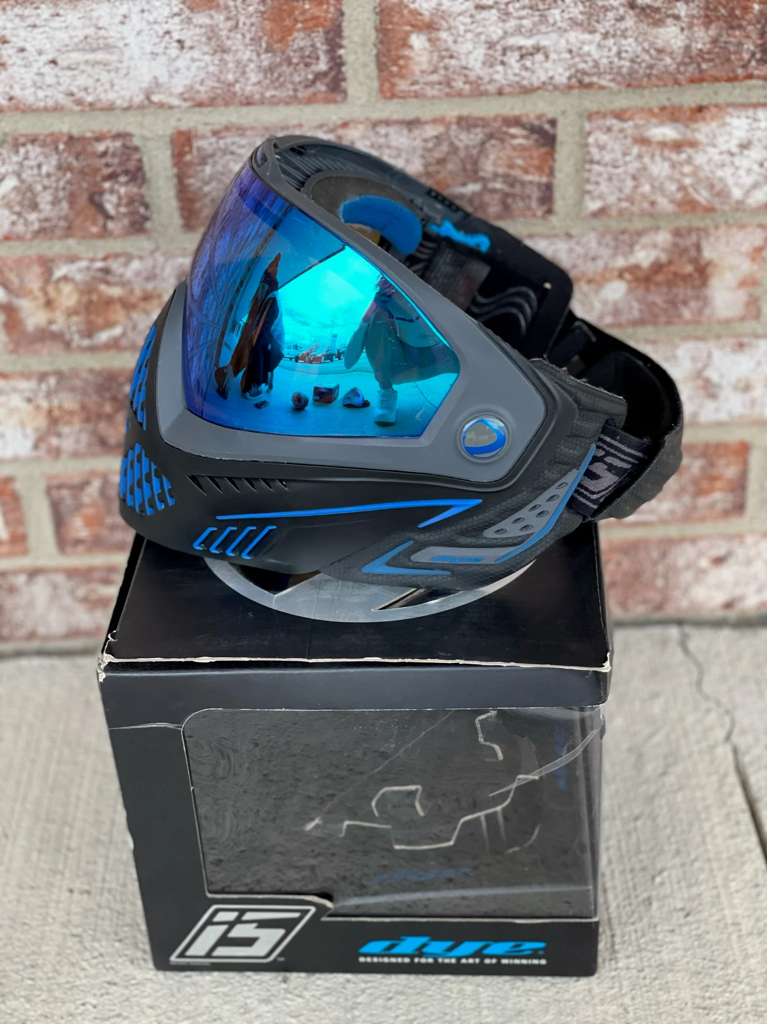 Used Dye I5 Paintball Goggle - Storm (Black w/Blue) with additional lens - Image 2