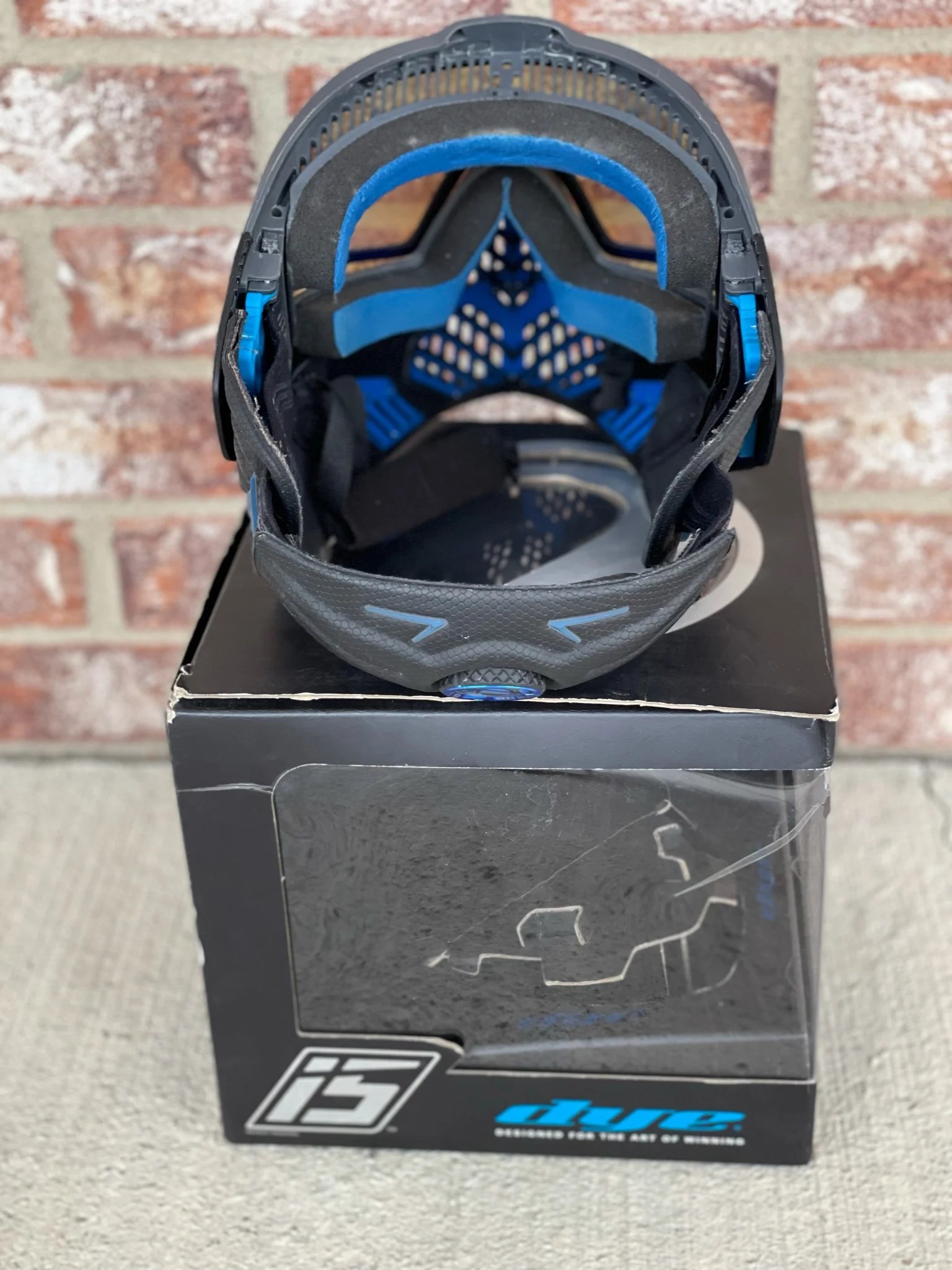 Used Dye I5 Paintball Goggle - Storm (Black w/Blue) with additional lens - Image 4