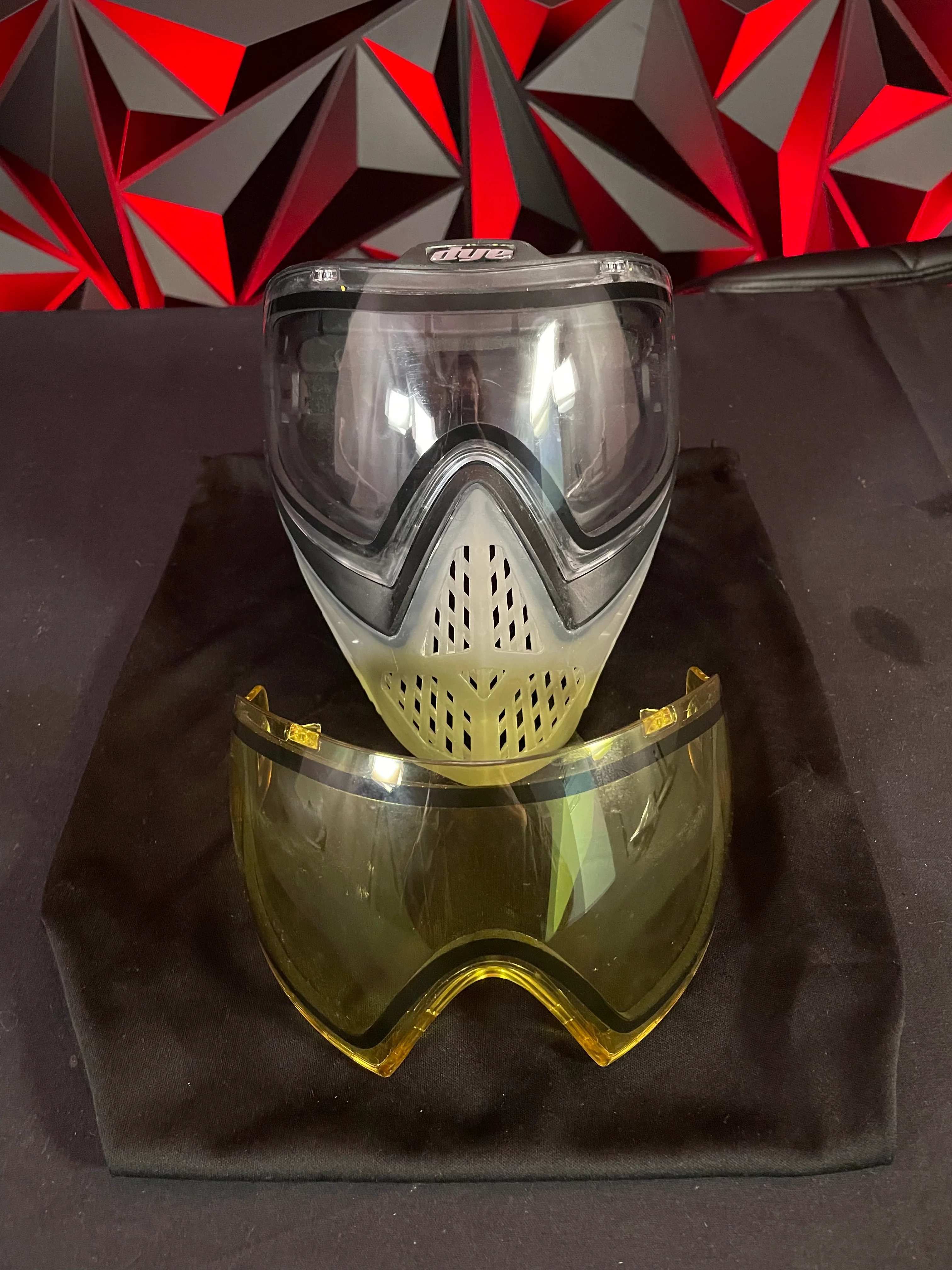 Used Dye i5 Paintball Mask - Black/Clear w/Clear & Yellow Lens - Image 4