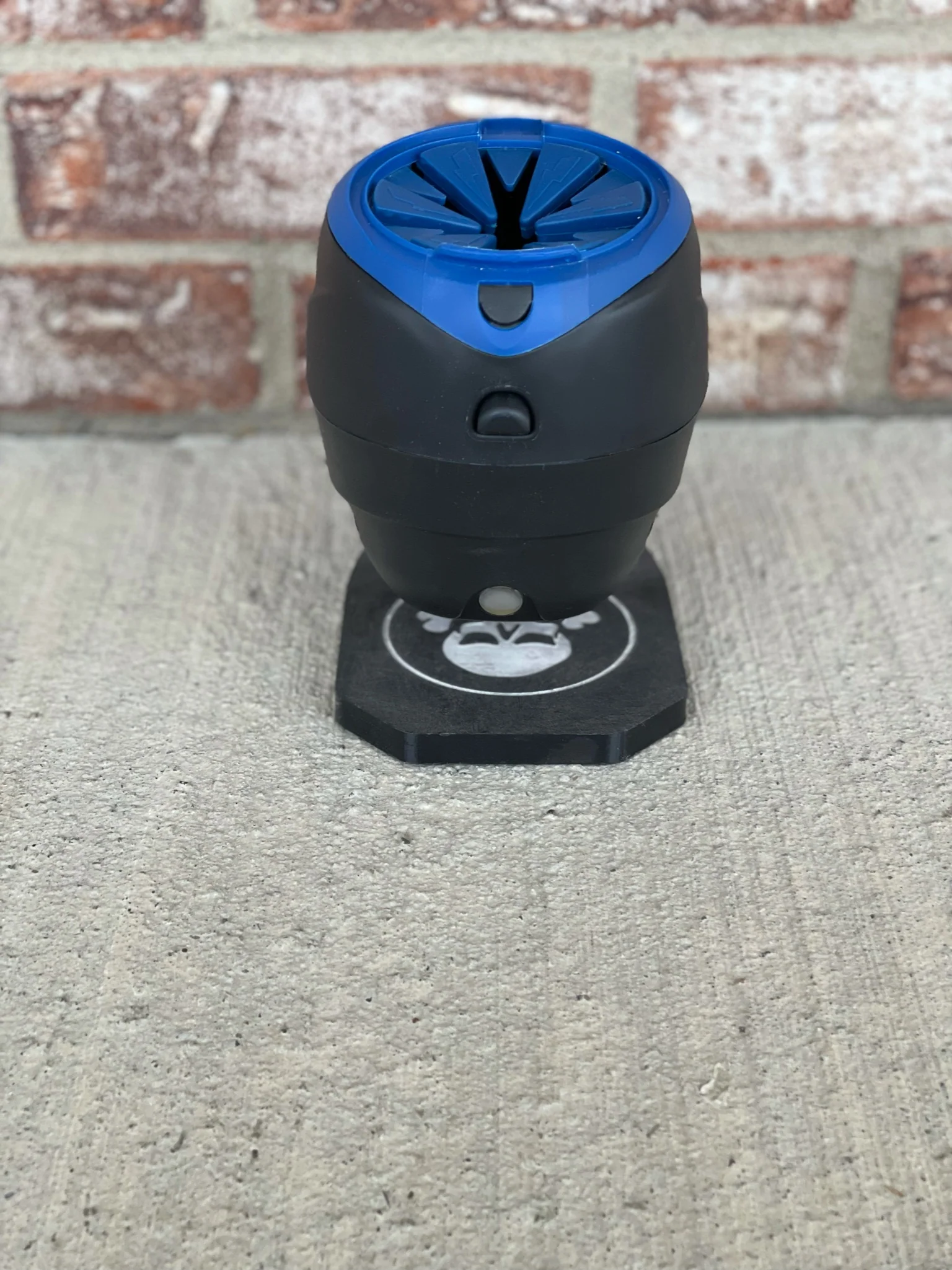 Used Dye LTR Paintball Loader - Black/Blue with Blue Speed Feed - Image 3