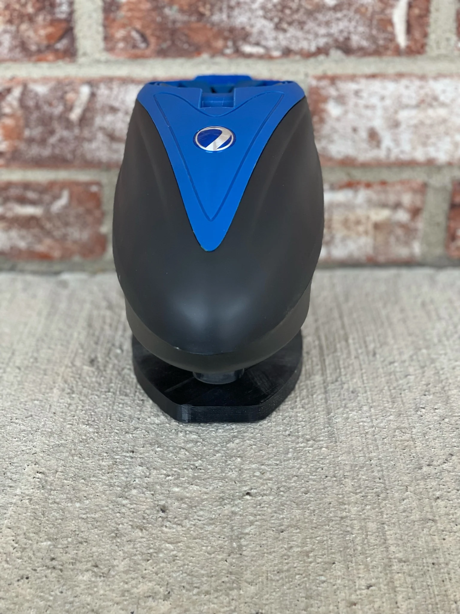 Used Dye LTR Paintball Loader - Black/Blue with Blue Speed Feed - Image 4