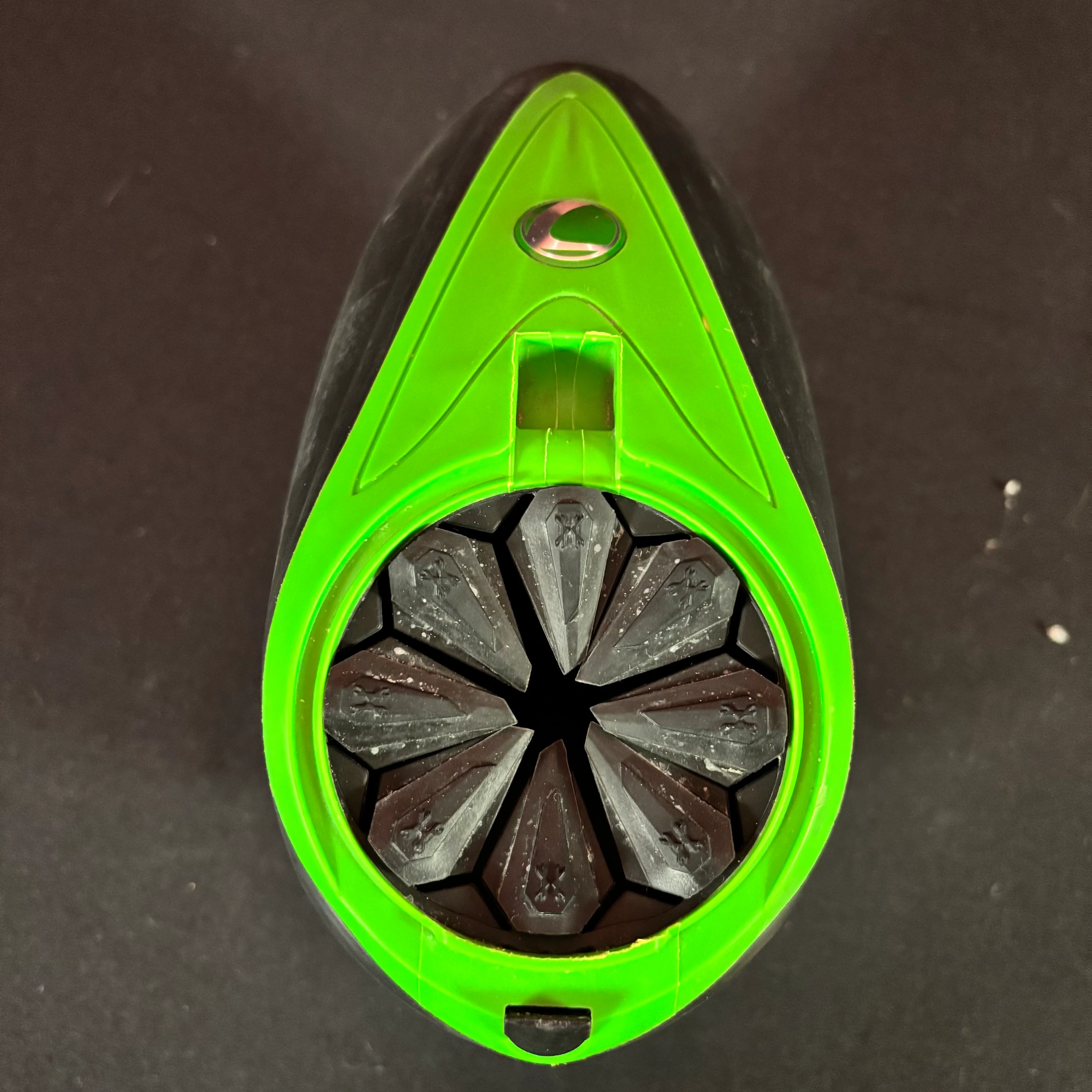 Used Dye LTR Paintball Loader - Black/Green w/Speedfeed and Rain Lid - Image 6