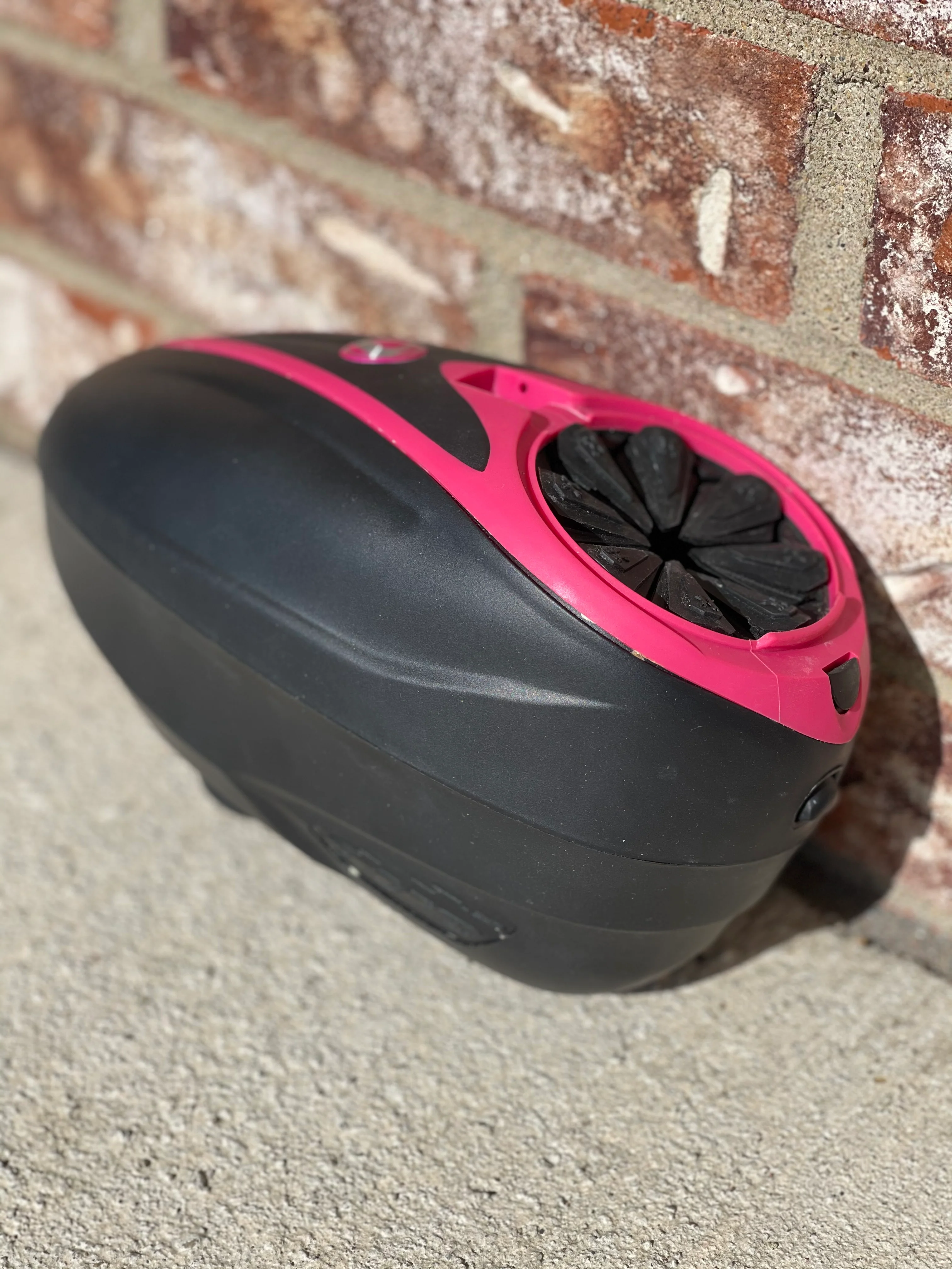 Used Dye LTR Paintball Loader - Black/Pink - Image 2
