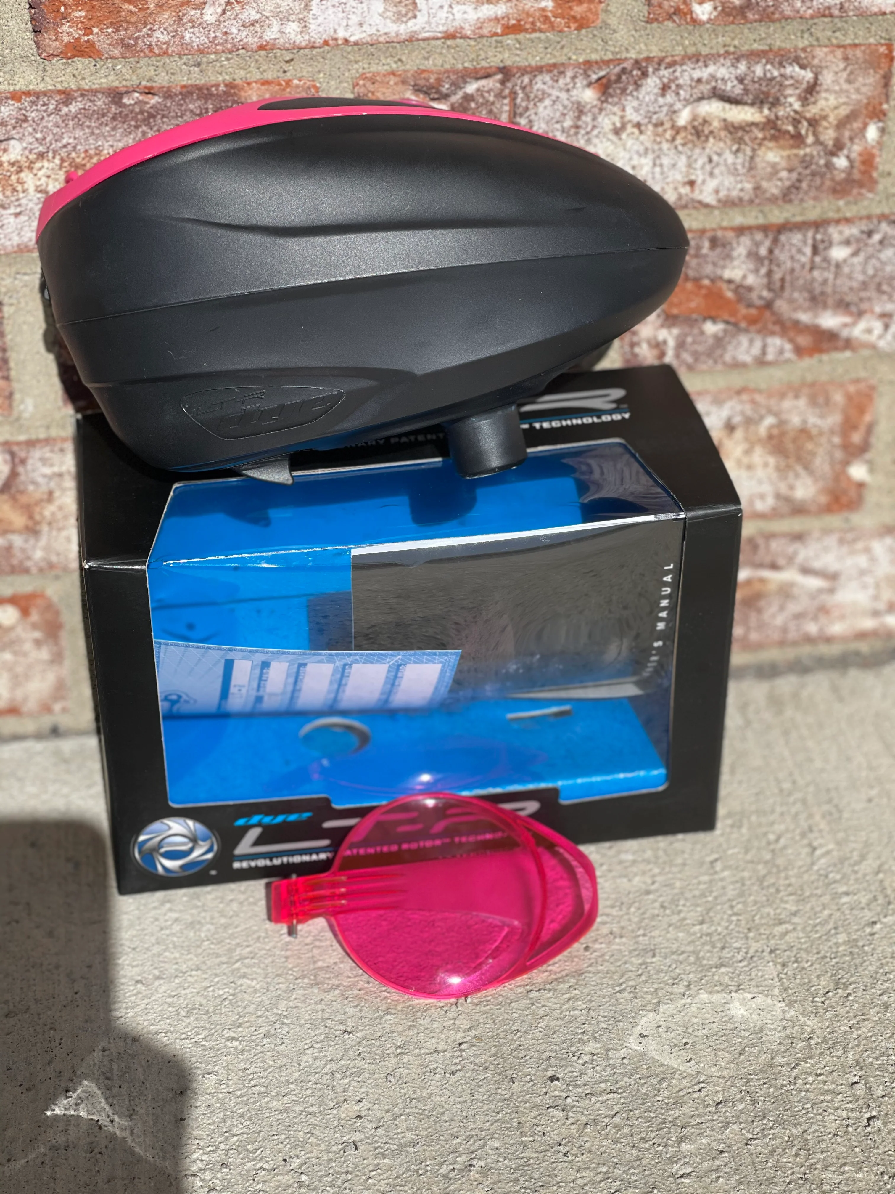 Used Dye LTR Paintball Loader - Black/Pink - Image 5