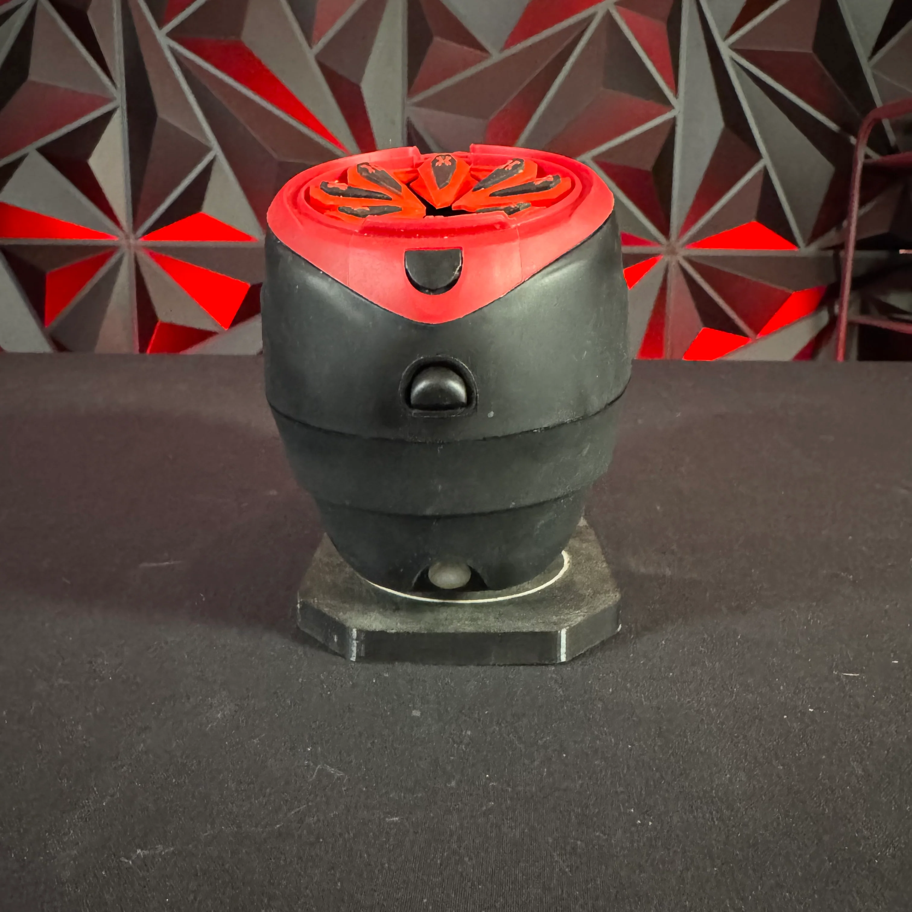 Used Dye LTR Paintball Loader - Black/Red w/ HK Army Epic Speed Feed - Image 3