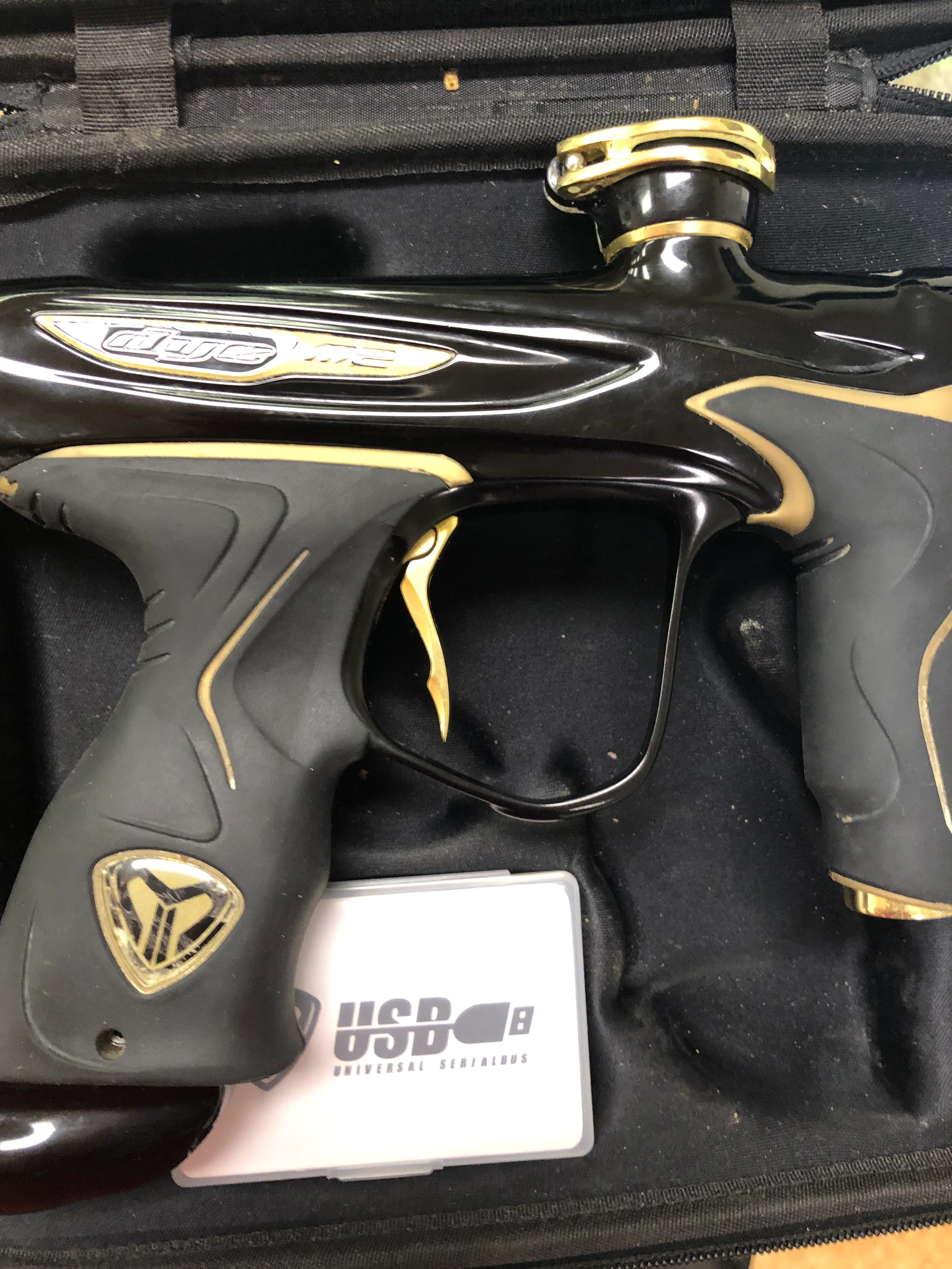 Used Dye M2- Black/Gold - Image 9
