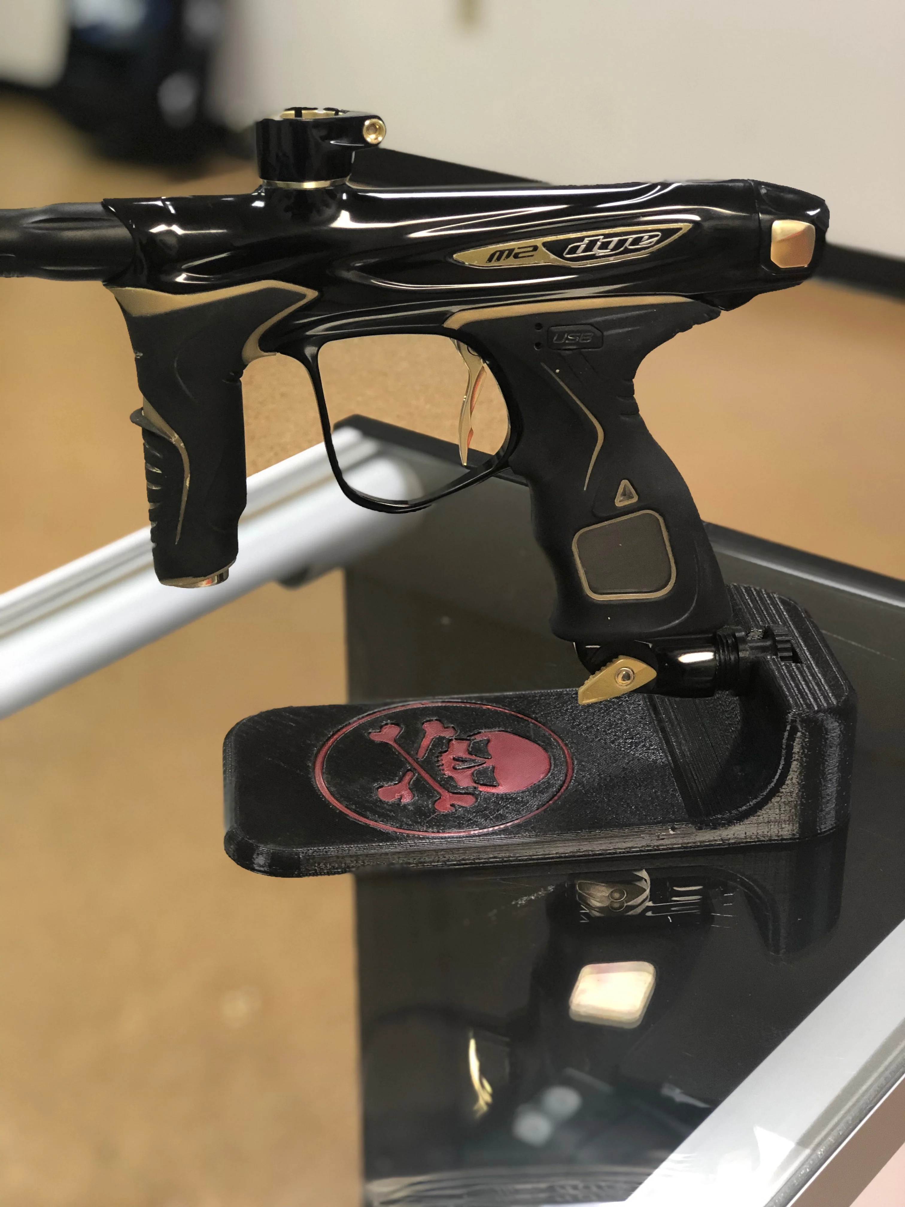 Used Dye M2 Black/Polished Gold - Image 2