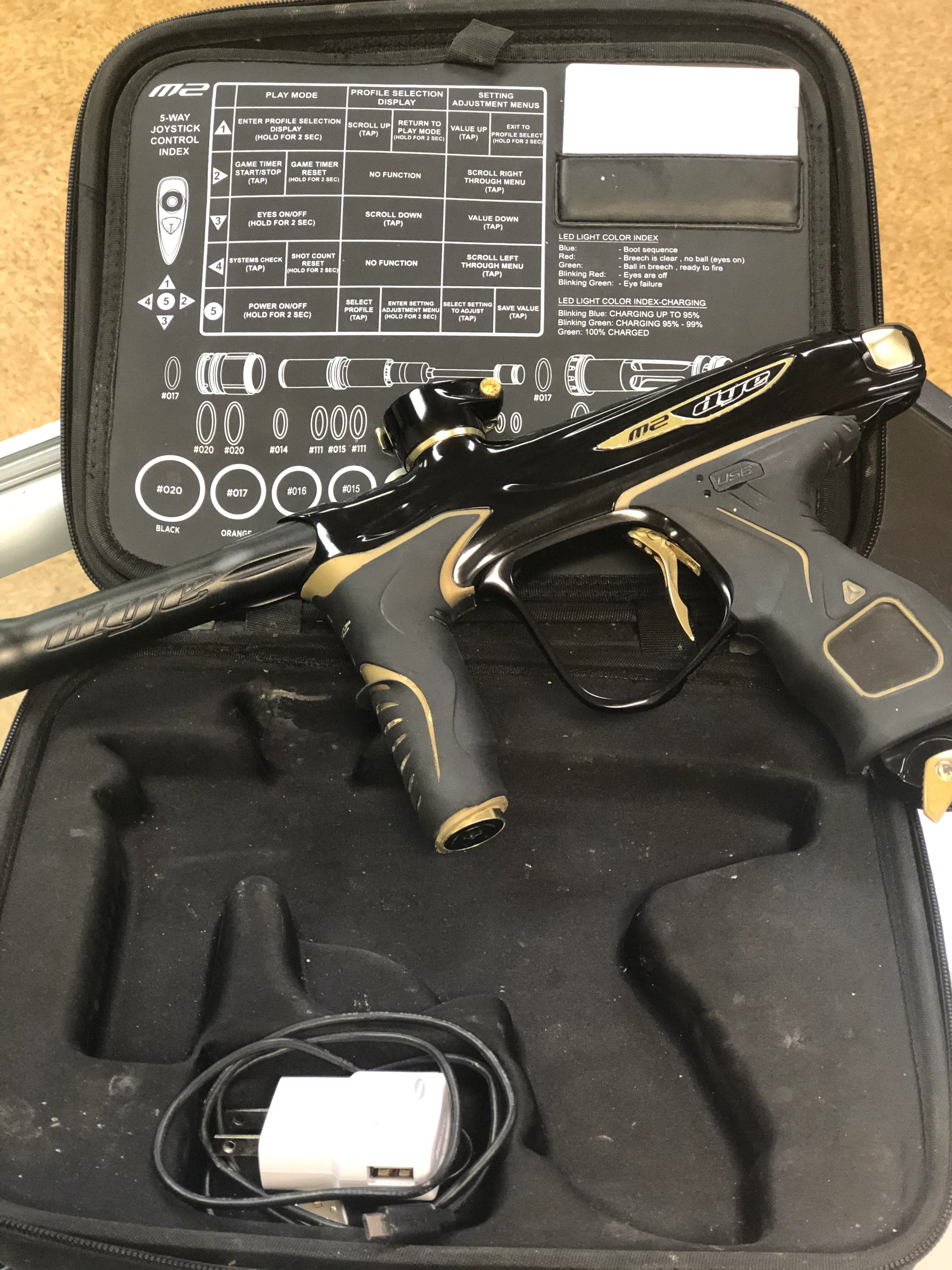 Used Dye M2 Black/Polished Gold - Image 7