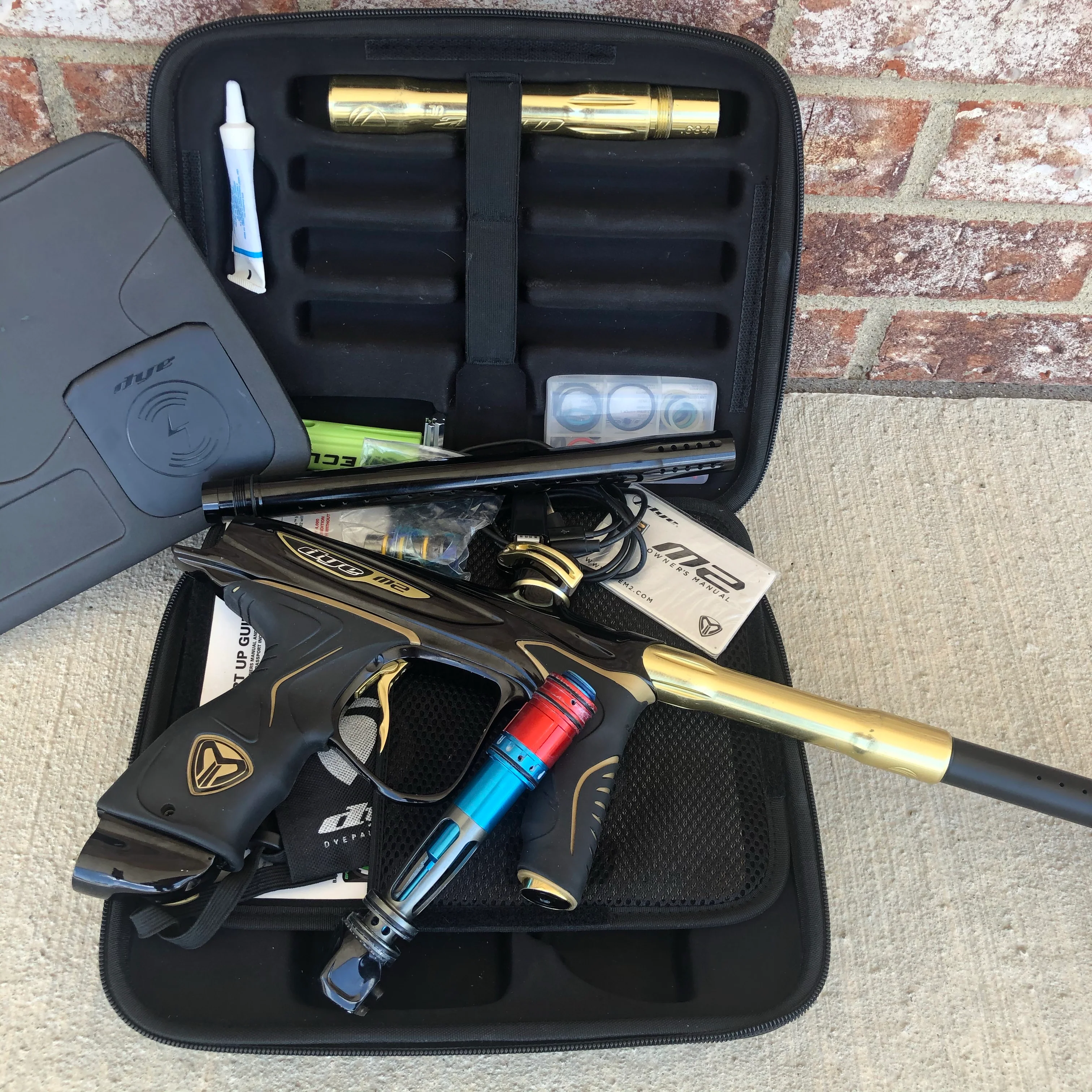 Used Dye M2 MOSAir Paintball Marker - Black/Gold - Image 7