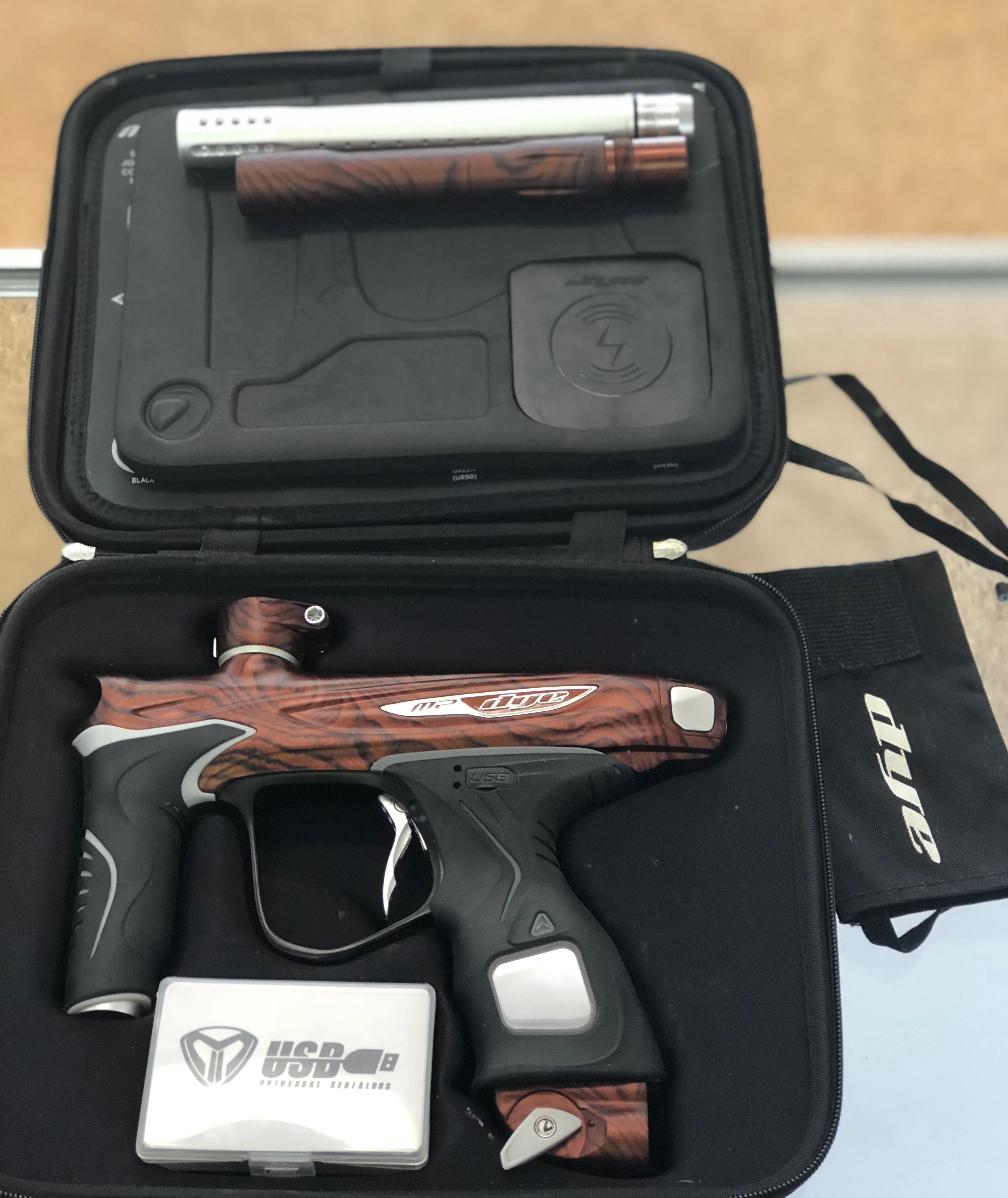 Used Dye M2 MOSAir Paintball Marker - Woodgrain - Image 3