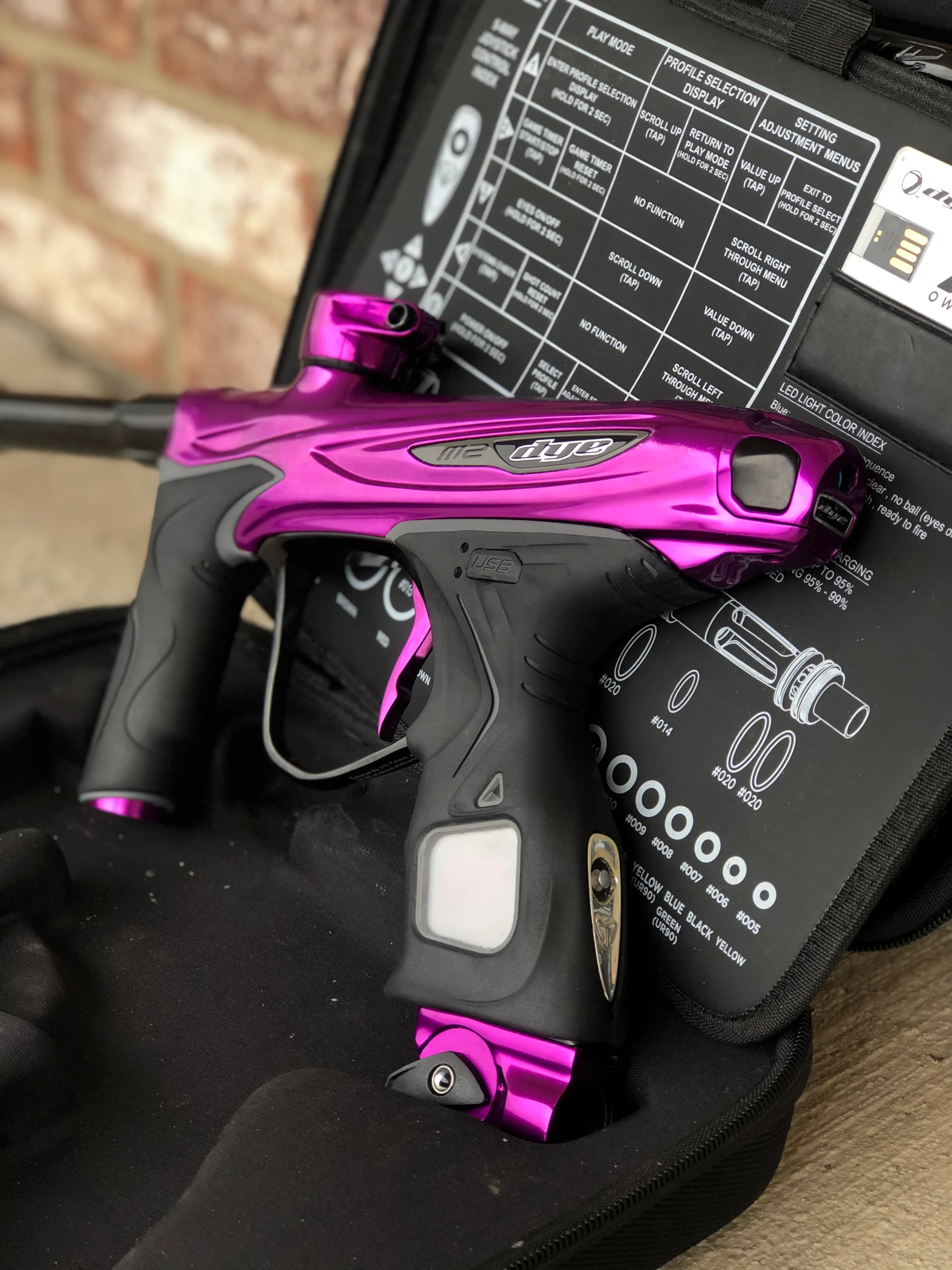 Used Dye M2 MOSAir Paintball Gun - Gloss Purple - Image 3