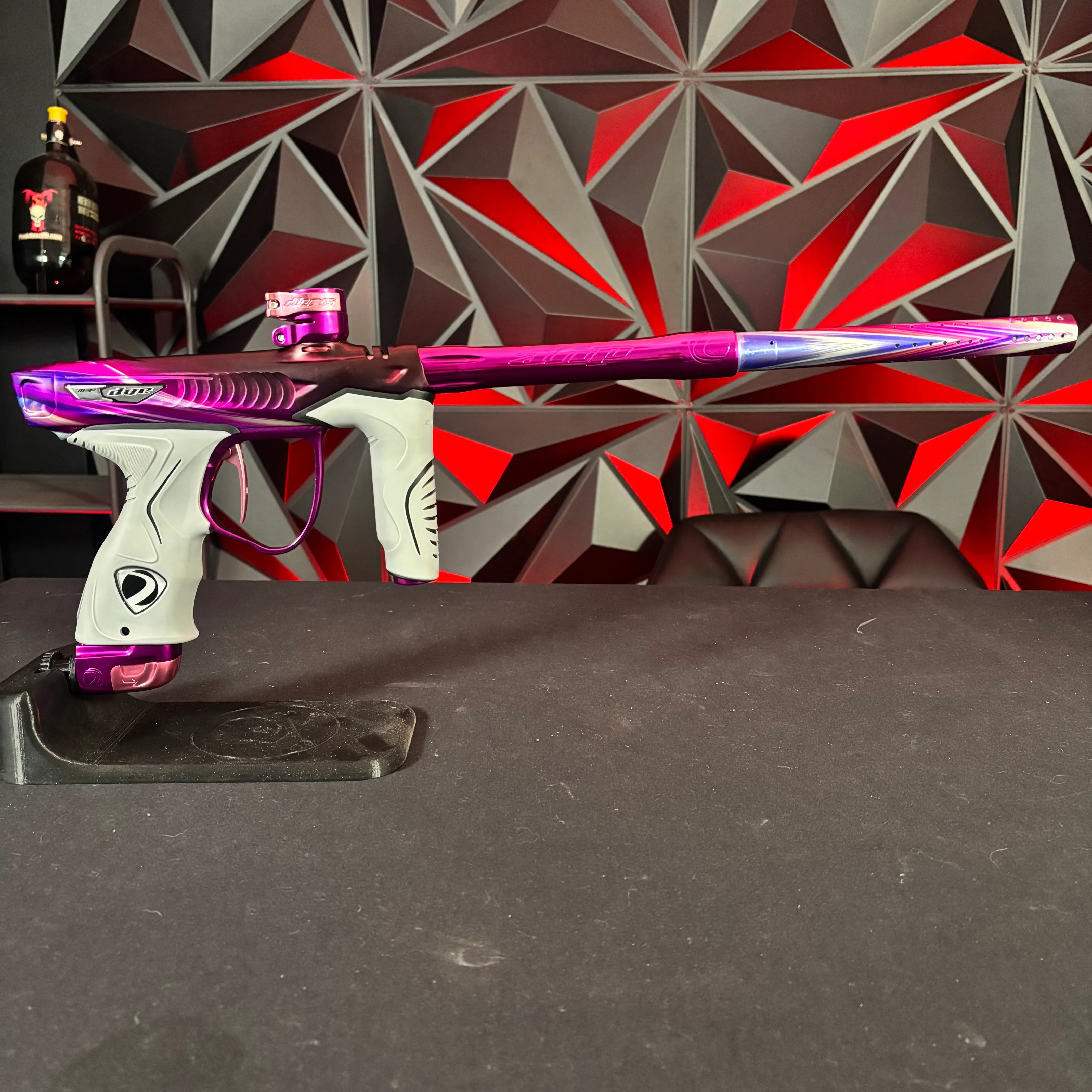 Used Dye M3+ ICON Paintball Gun - PGA Prism 2 (195 out of 220) - Image 6