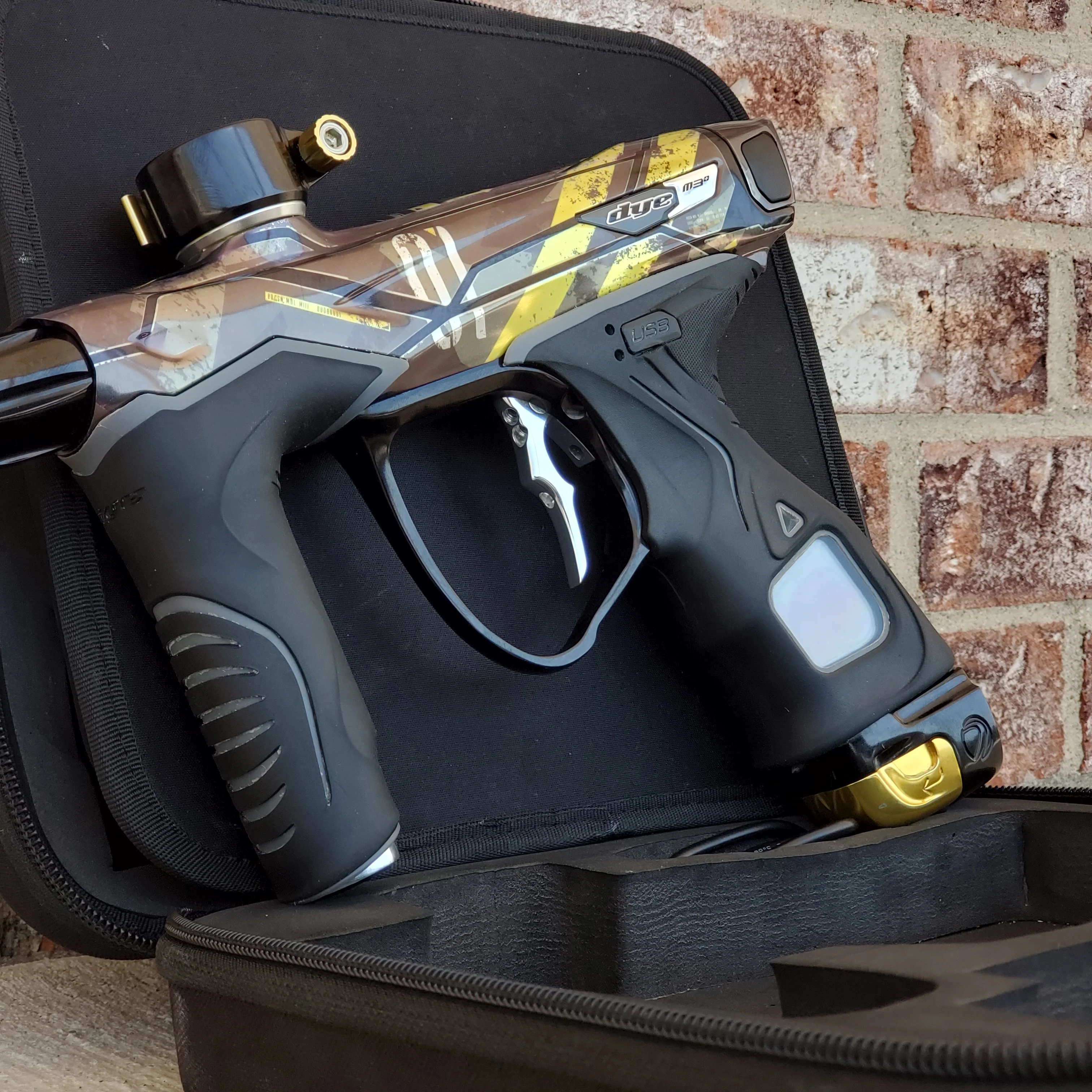 Used Dye M3+ Paintball Gun - Intercept - Image 4