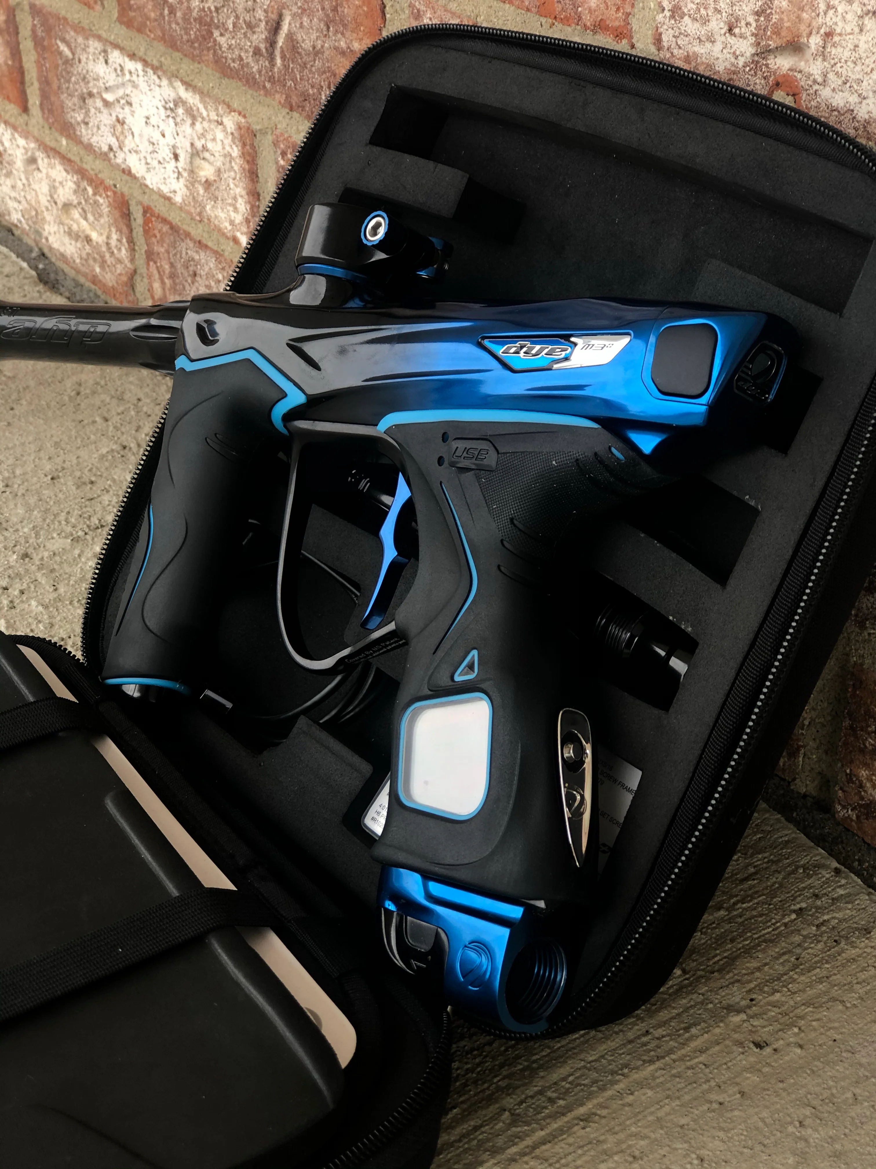 Used Dye M3+ Paintball Gun - Black Water - Image 4