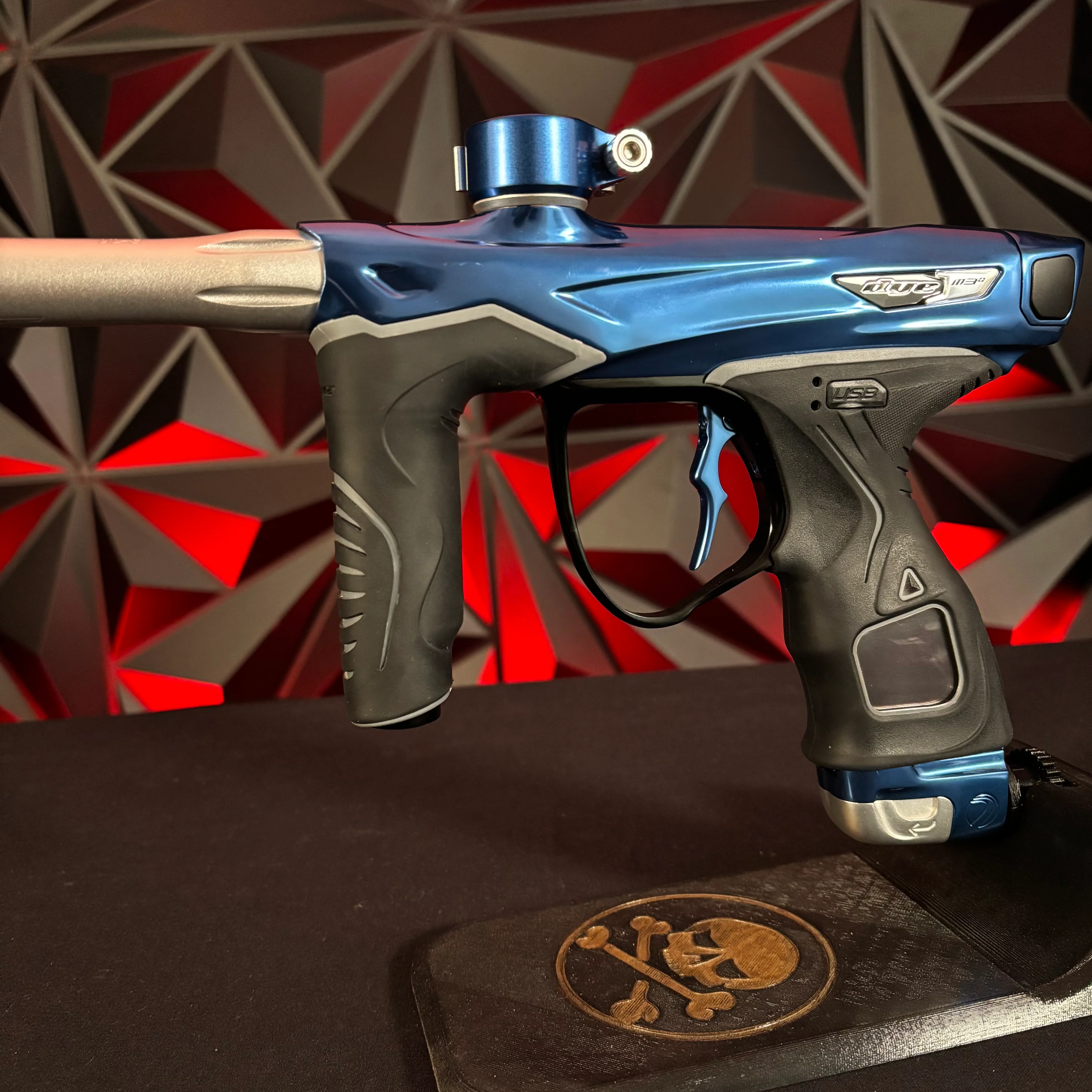 Used Dye M3+ Paintball Gun - Deep Blue 2.0 - Image 5