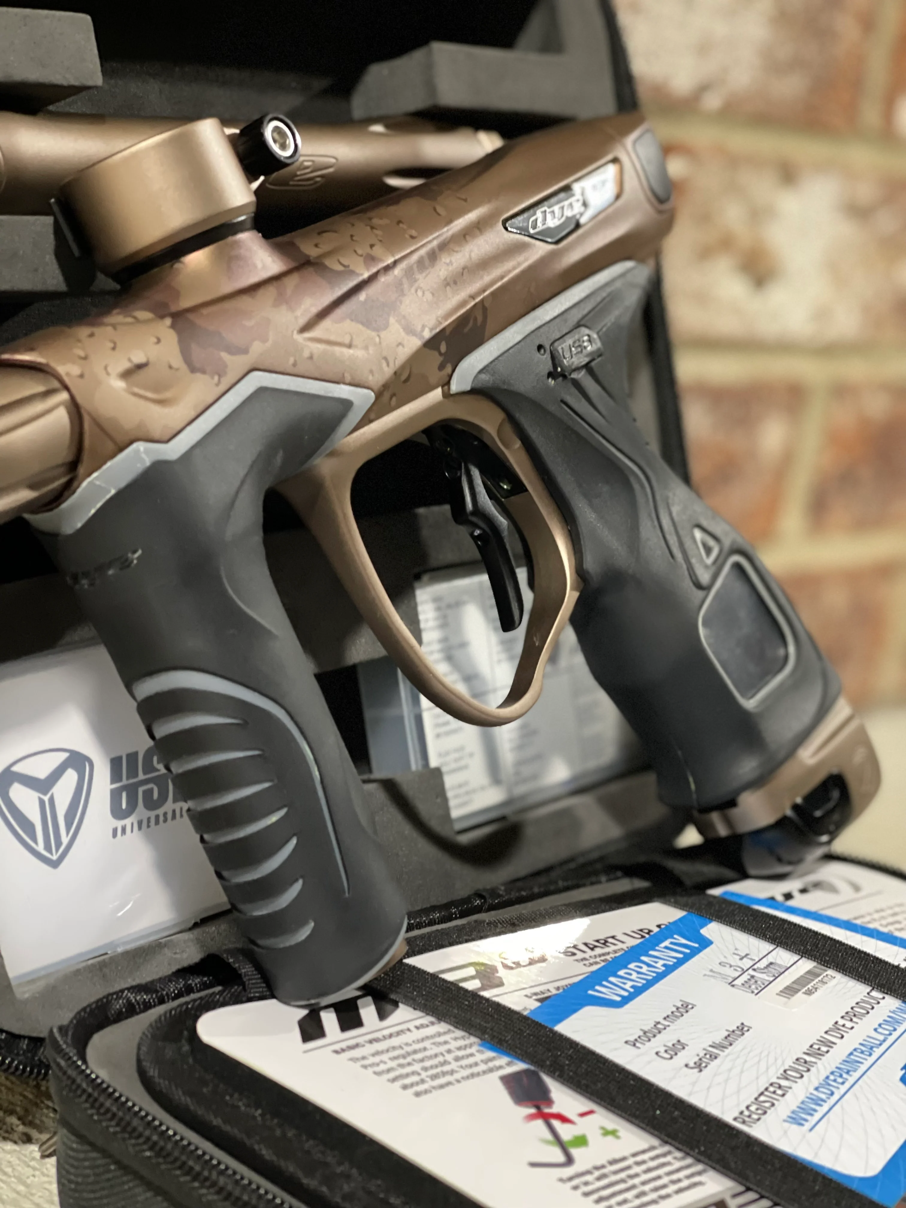 Used Dye M3+ Paintball Gun - Dessert Storm - Image 4