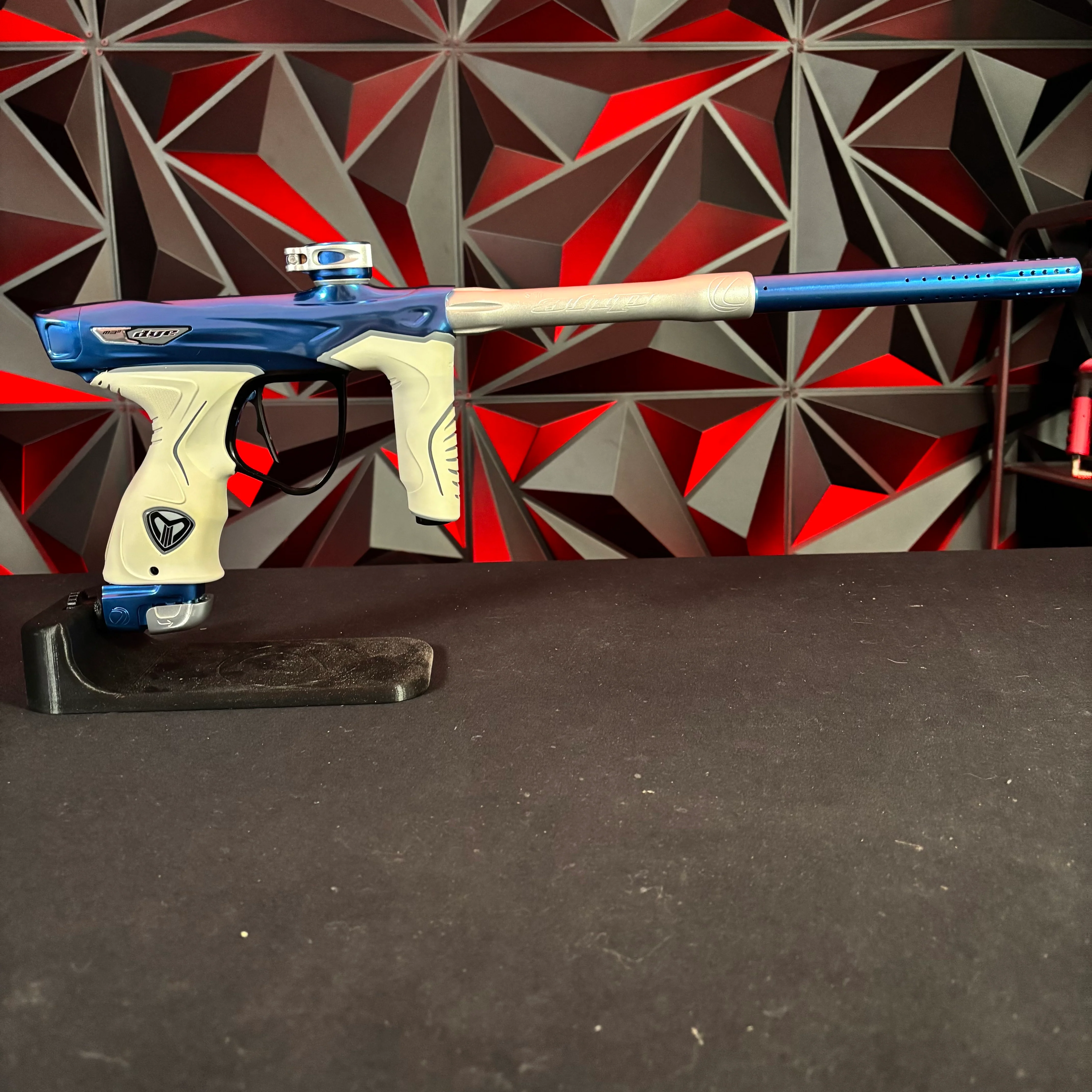 Used Dye M3+ Paintball Gun - Blue/Silver - Image 6