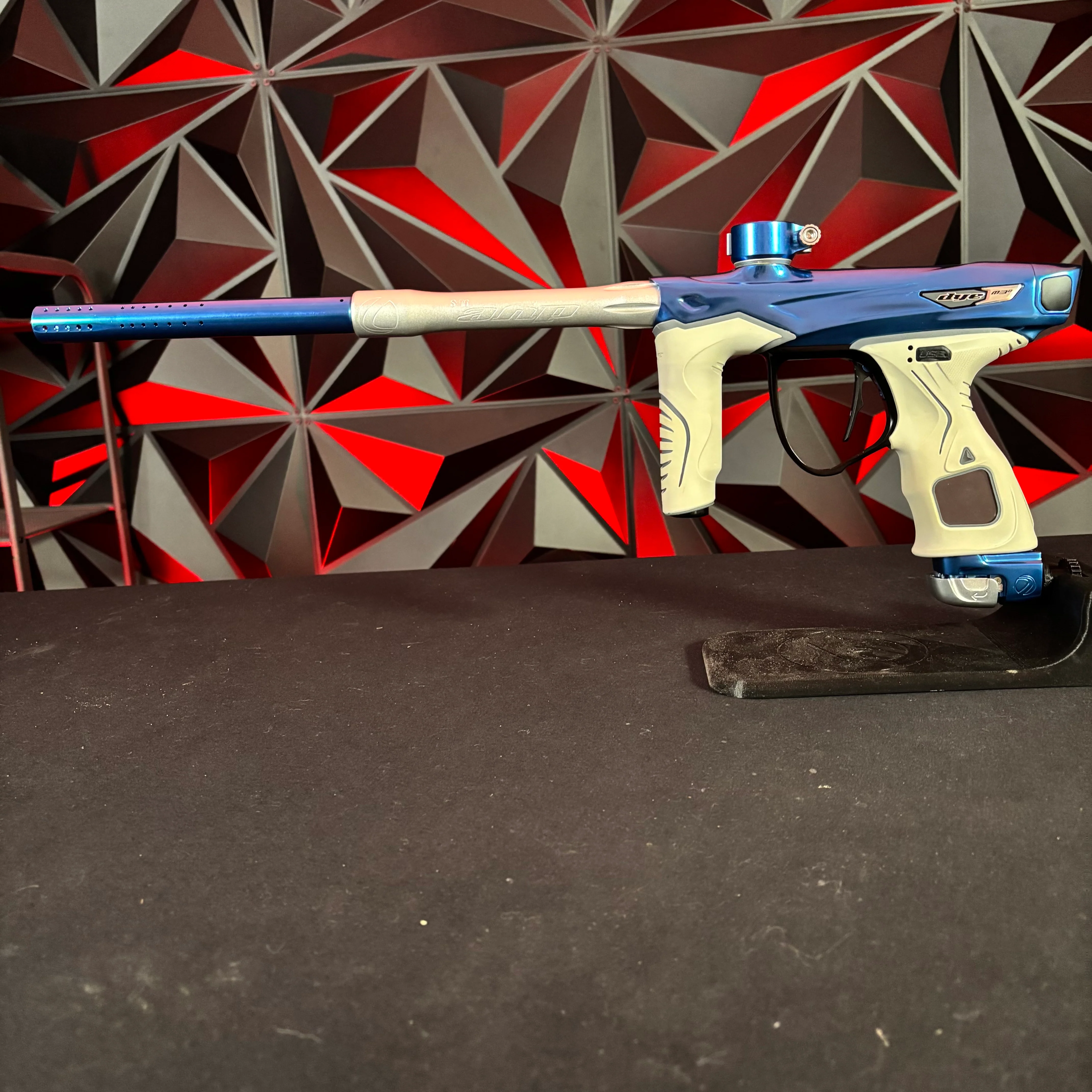 Used Dye M3+ Paintball Gun - Blue/Silver - Image 7