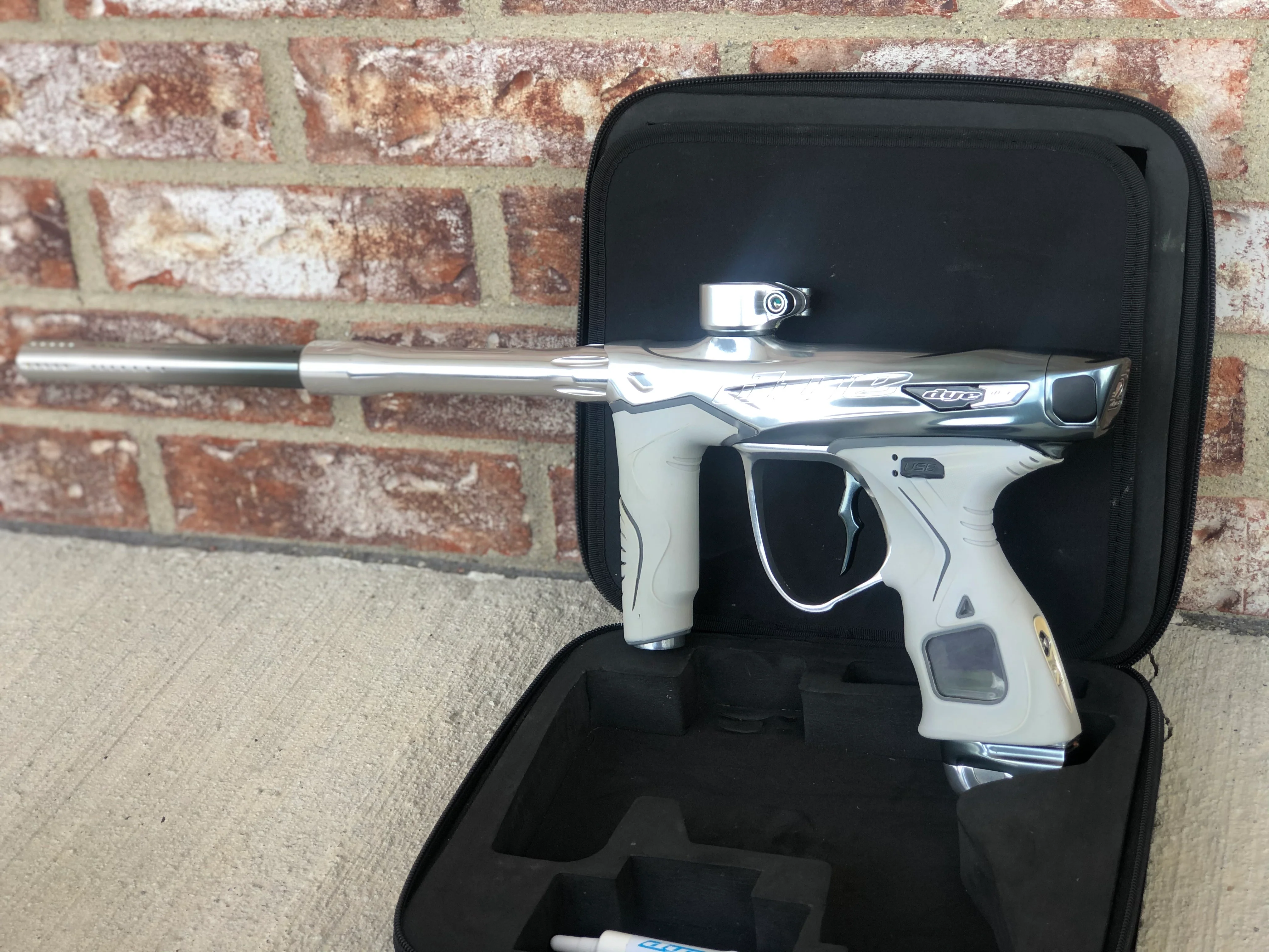 Used Dye M3+ Paintball Gun - DYE LAB Cobalt Contrast Cut - Image 5