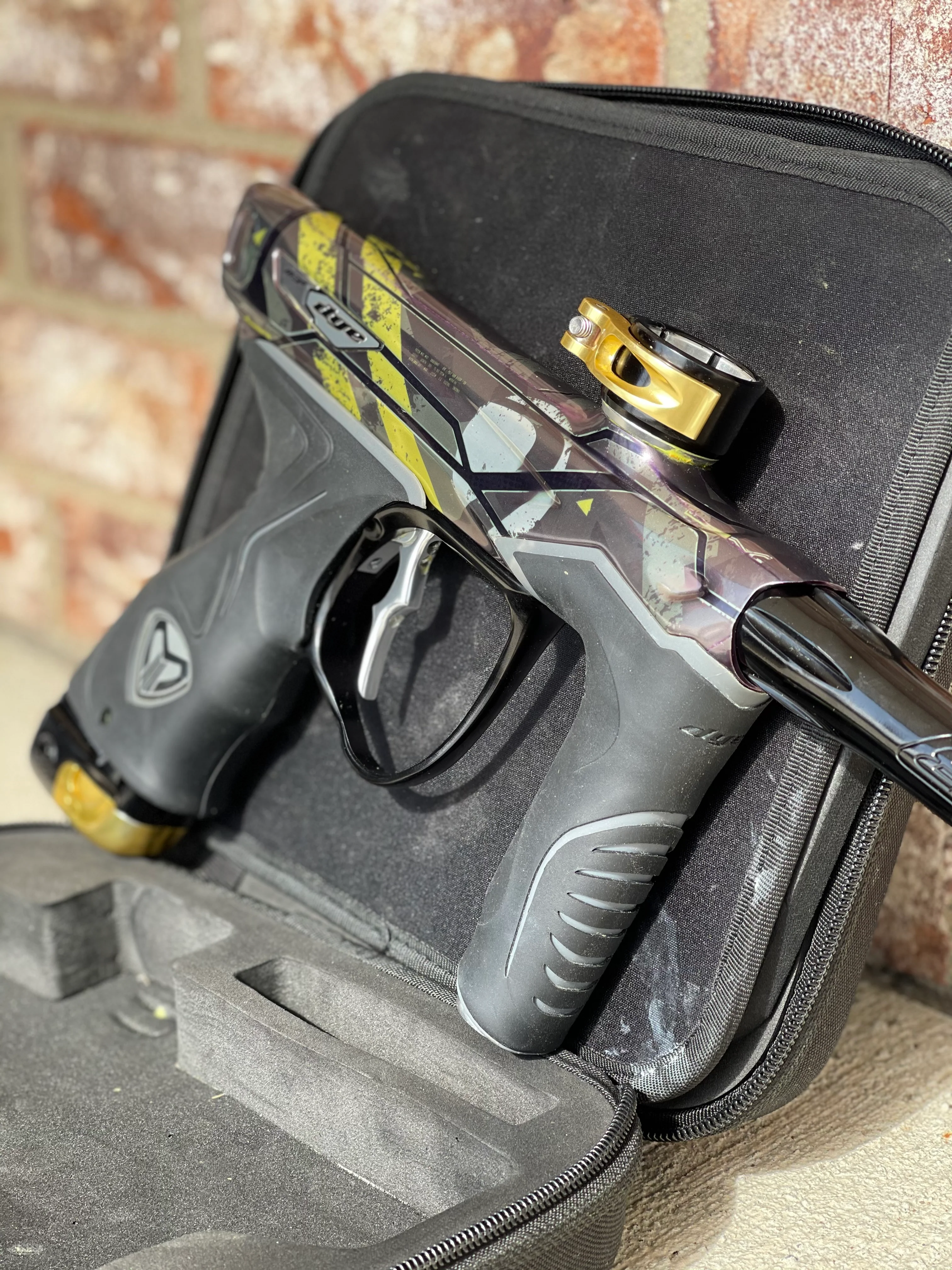 Used Dye M3+ Paintball Gun - Intercept - Image 2