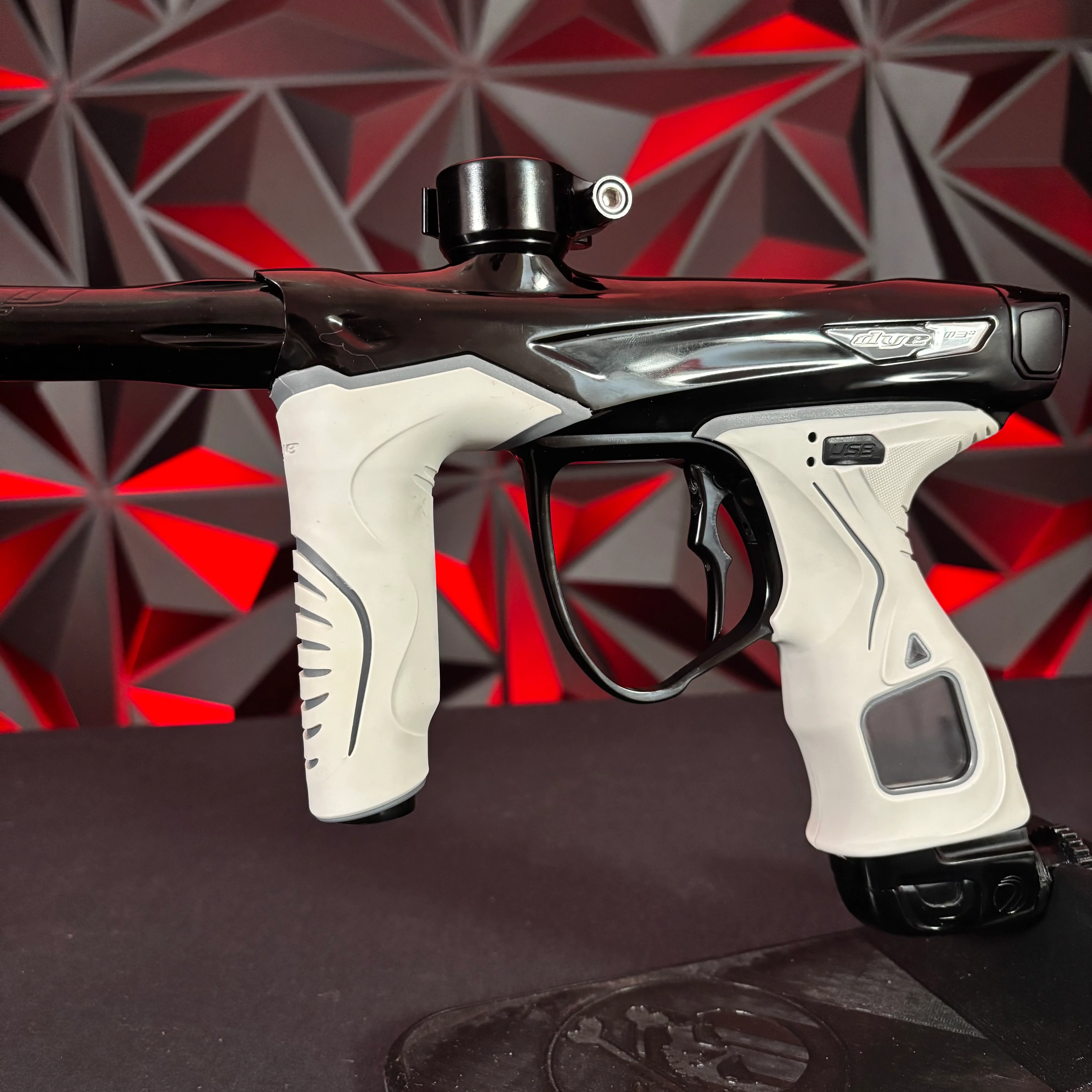 Used Dye M3+ Paintball Gun - Lights Out w/MOSAir Wireless Charging Pad & White/Grey Grip Kit - Image 5