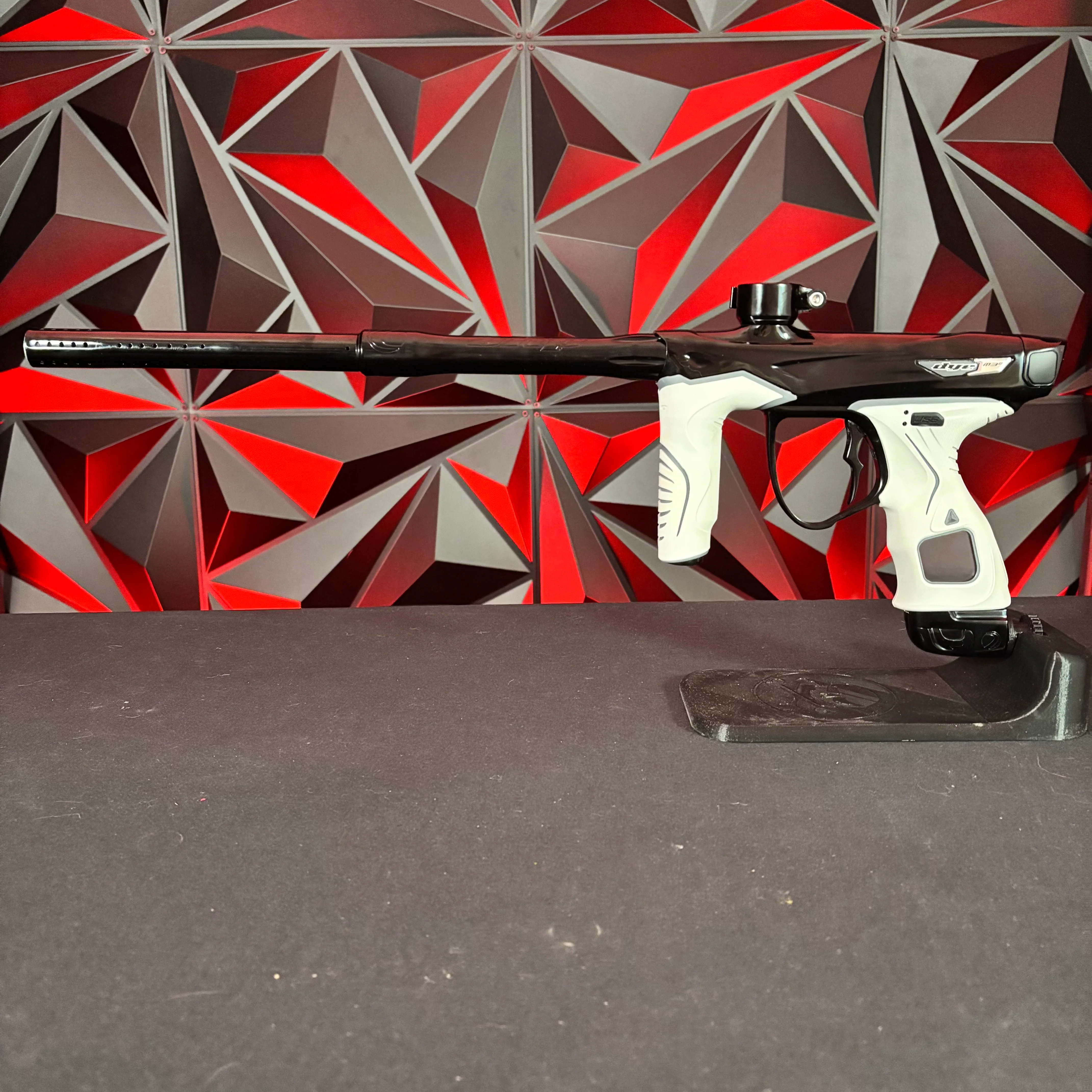 Used Dye M3+ Paintball Gun - Lights Out w/MOSAir Wireless Charging Pad & White/Grey Grip Kit - Image 7