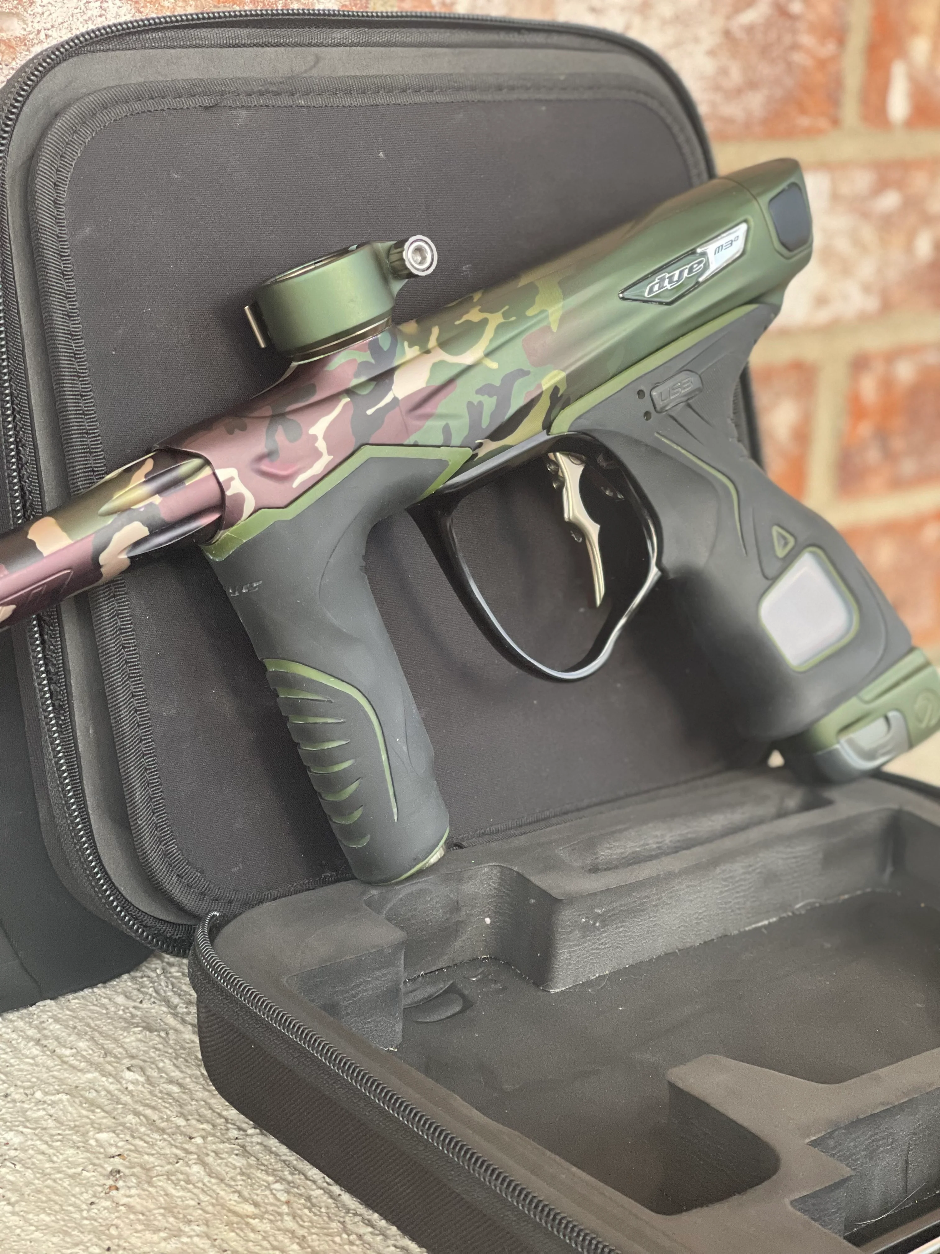 Used Dye M3+ Paintball Gun - PGA Woodland - Image 4