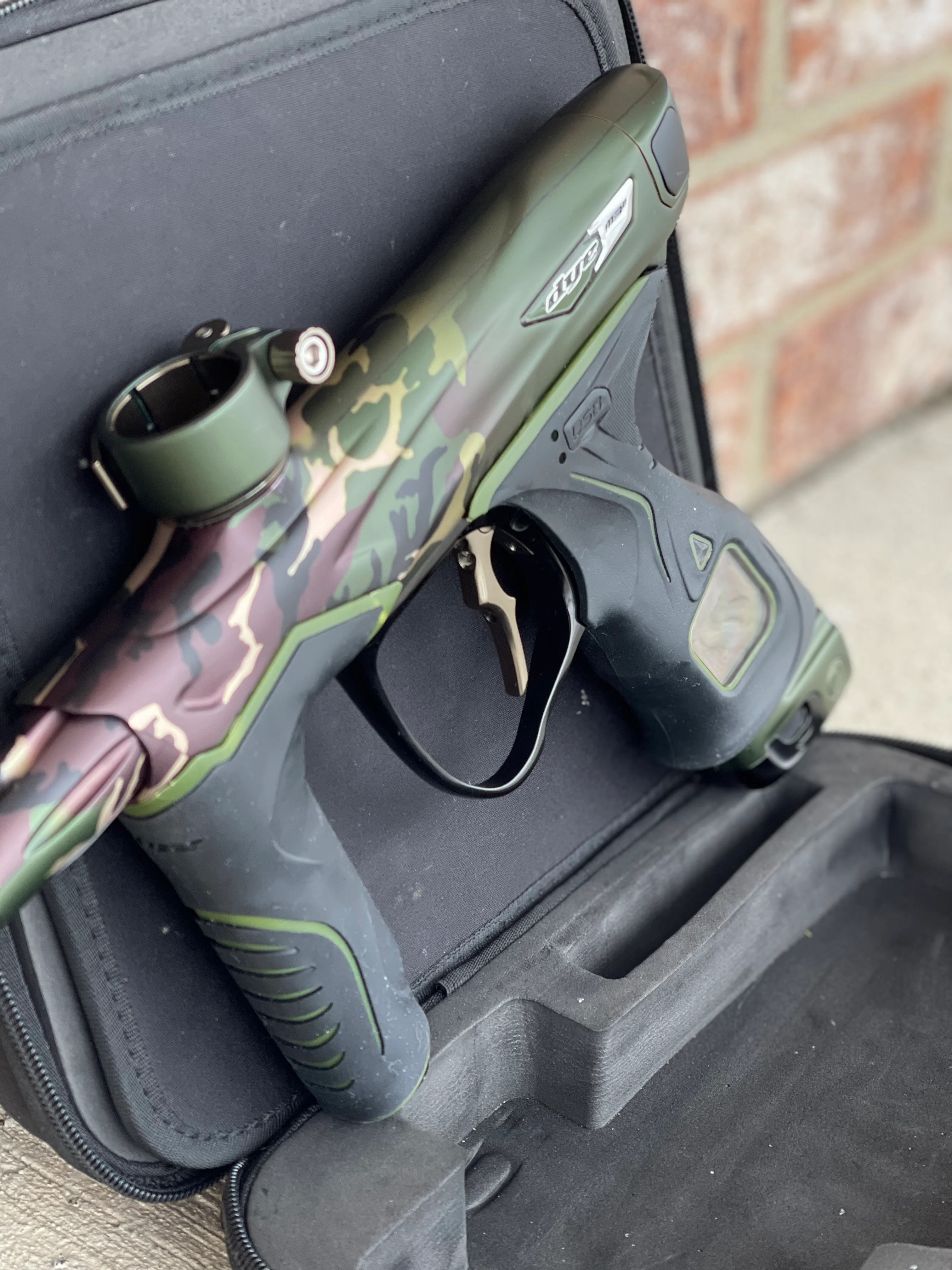Used Dye M3+ Paintball Gun - PGA Woodland - Image 4