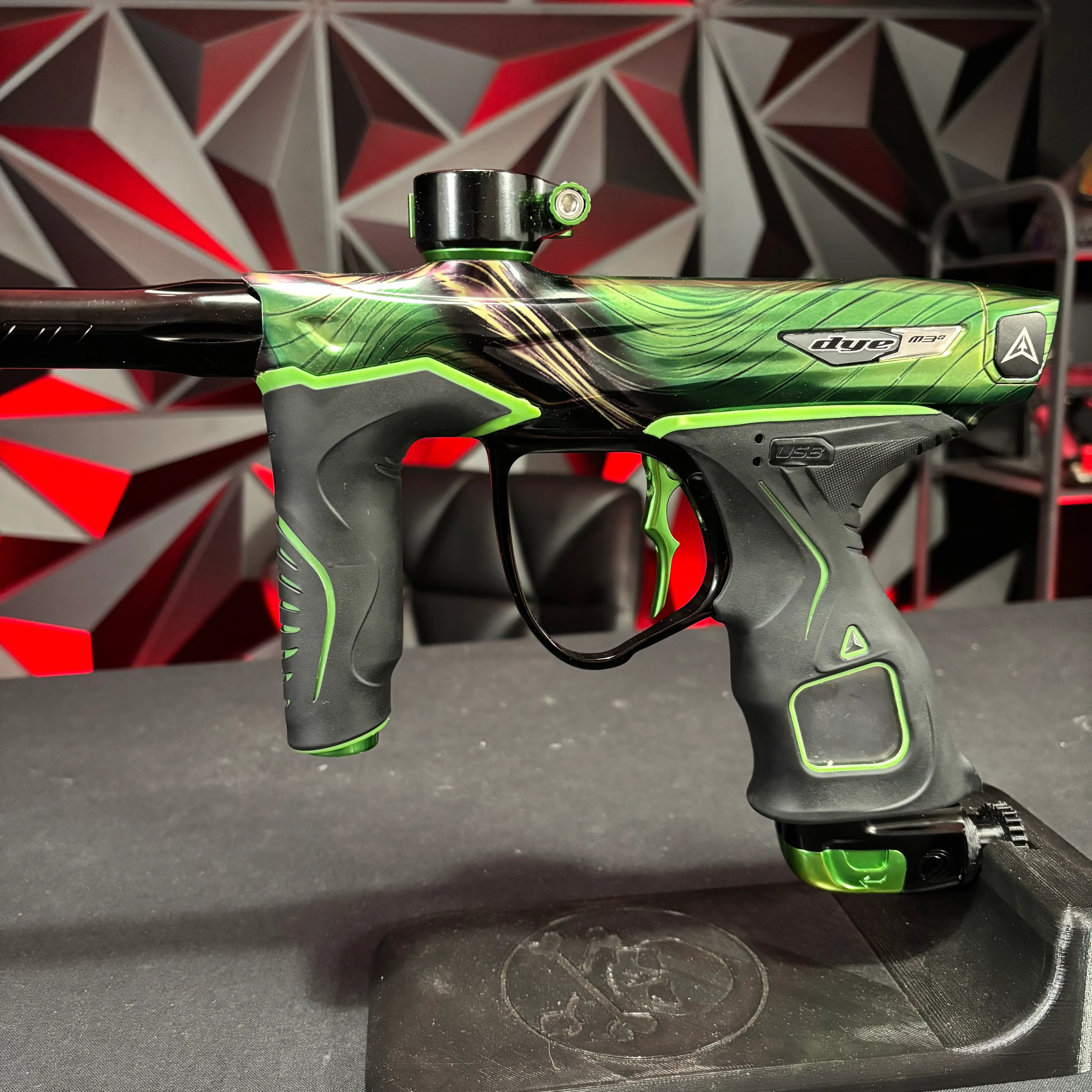 Used Dye M3+ Paintball Marker - LE LVL Up (Green/Black) - Image 5