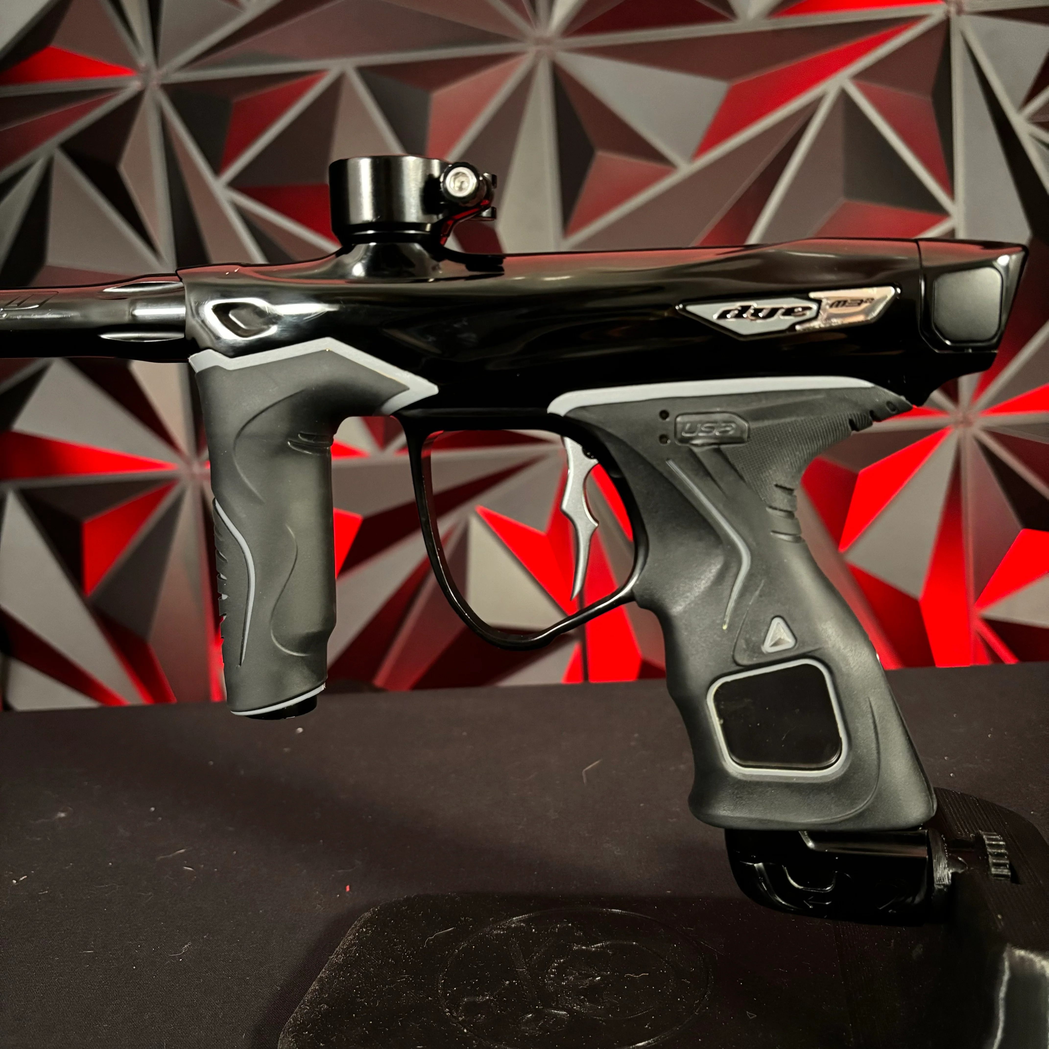 Used Dye M3+ Paintball Marker- Silver Night - Image 4