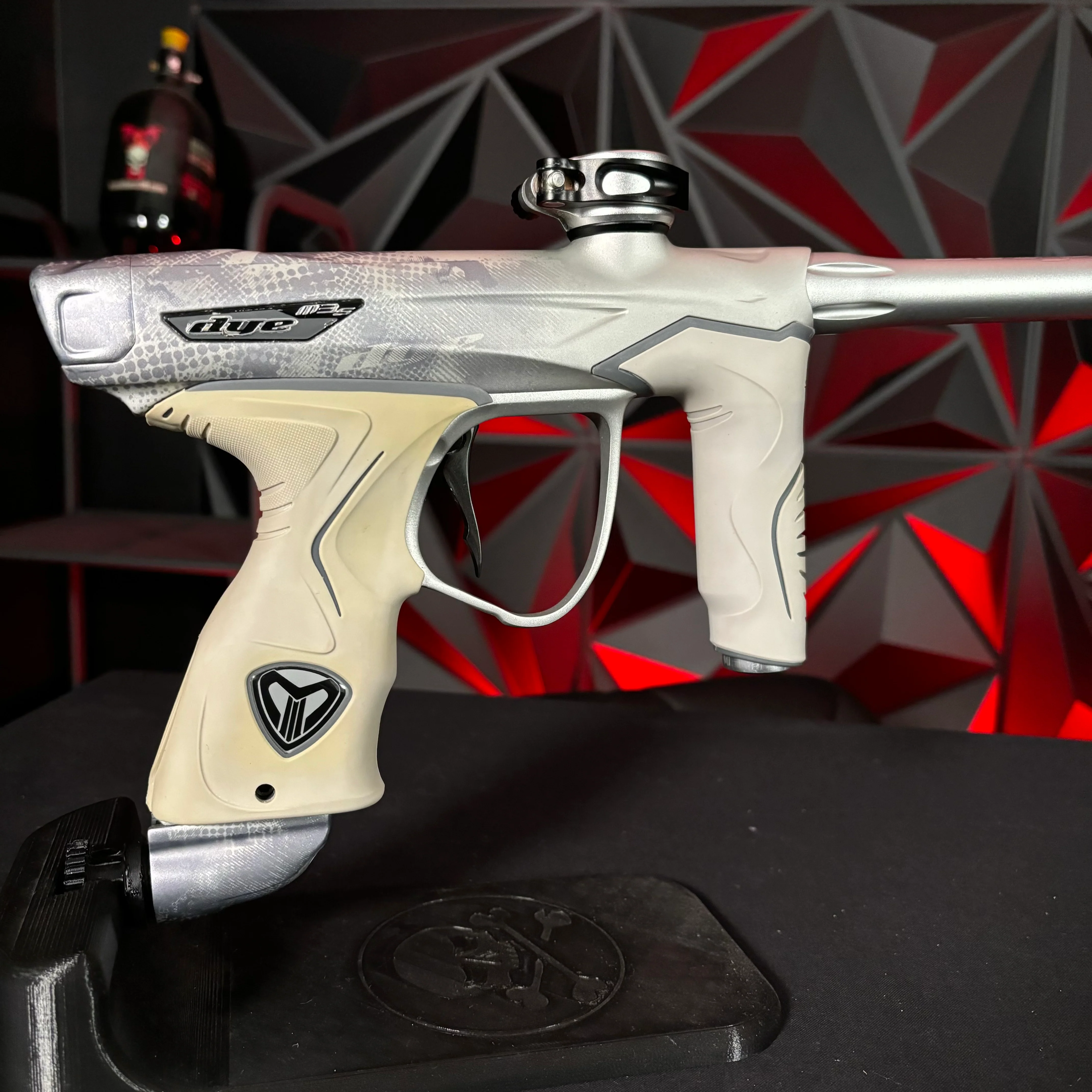 Used Dye M3S Paintball Gun - Whiteout w/M3+ Bolt Upgrade & MOSAir Charging Pad - Image 2
